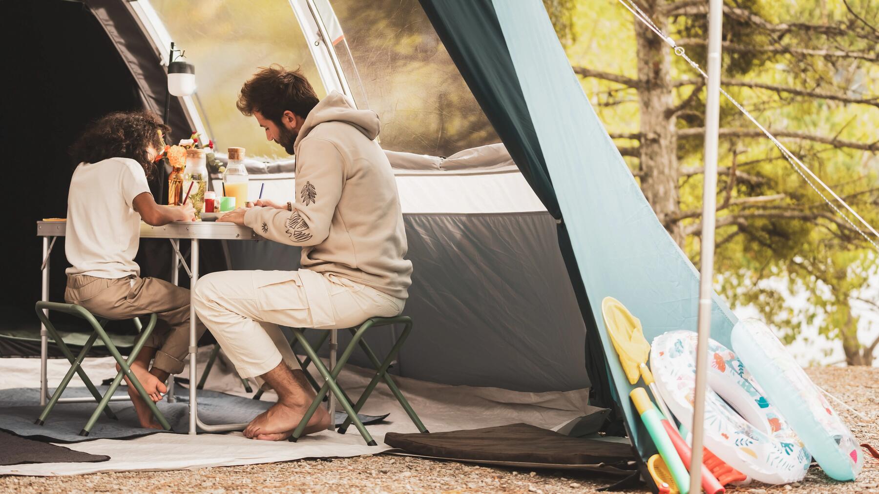 Erfahre hier, was du beim Camping mit Kindern unbedingt einpacken solltest!