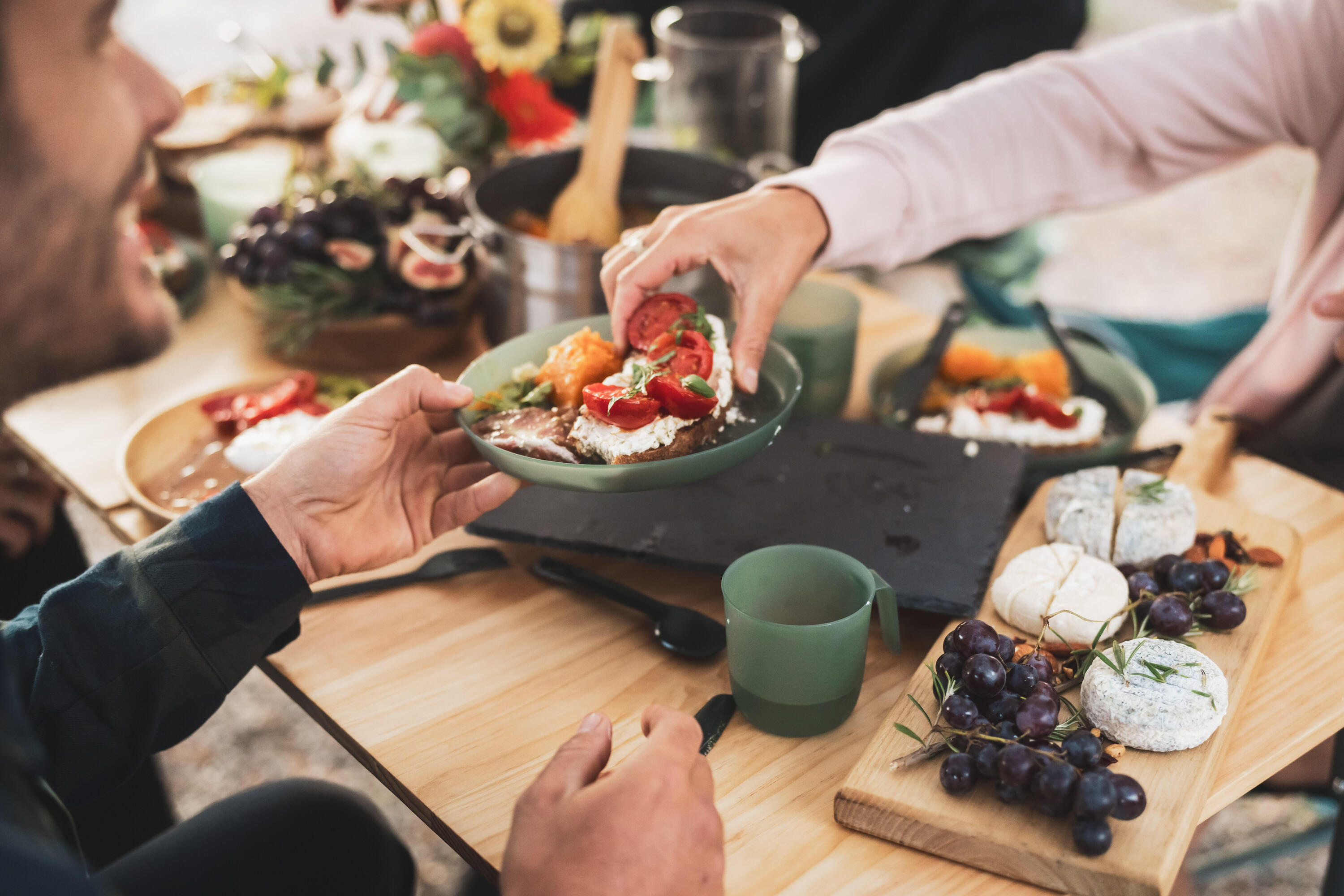 Camping-Kochset 500 aus Edelstahl + Antihaftbeschichtung - 4 Personen - 25 Teile 12/16