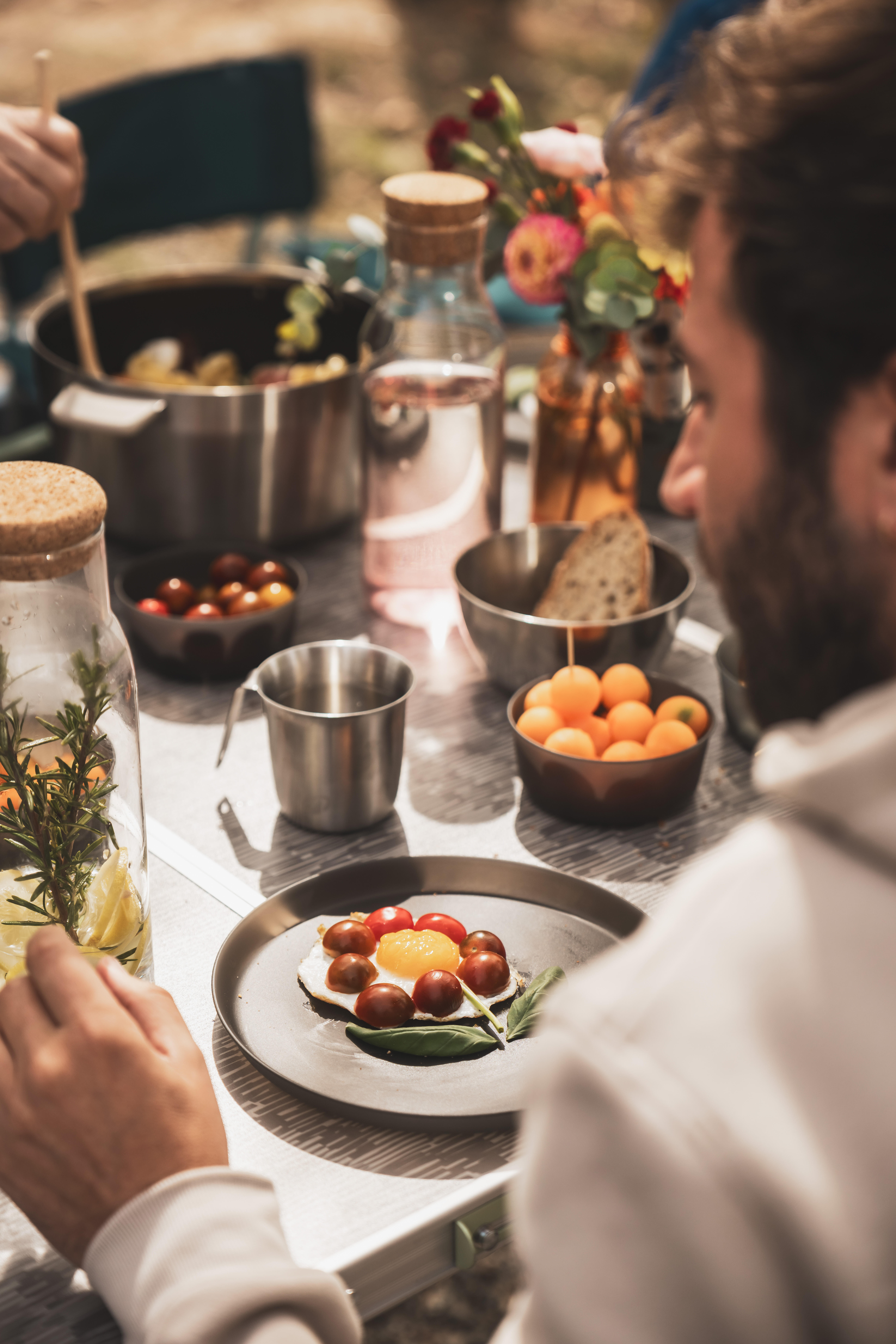 Ensemble de cuisine en inox anti-adhésif 33 morceaux pour 4 personnes, 900 - QUECHUA