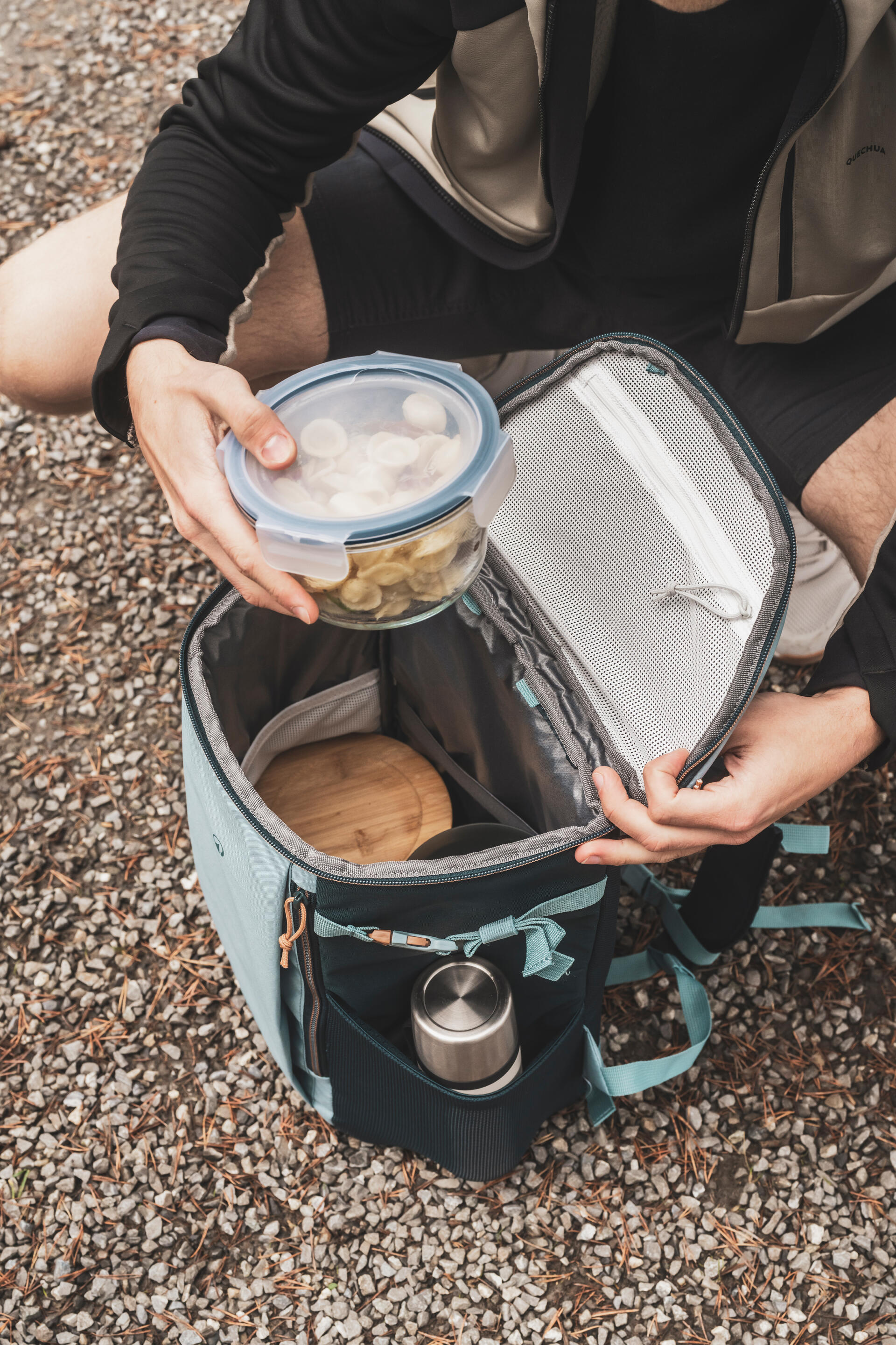 20 L Cooler Backpack 100 insulated and compact