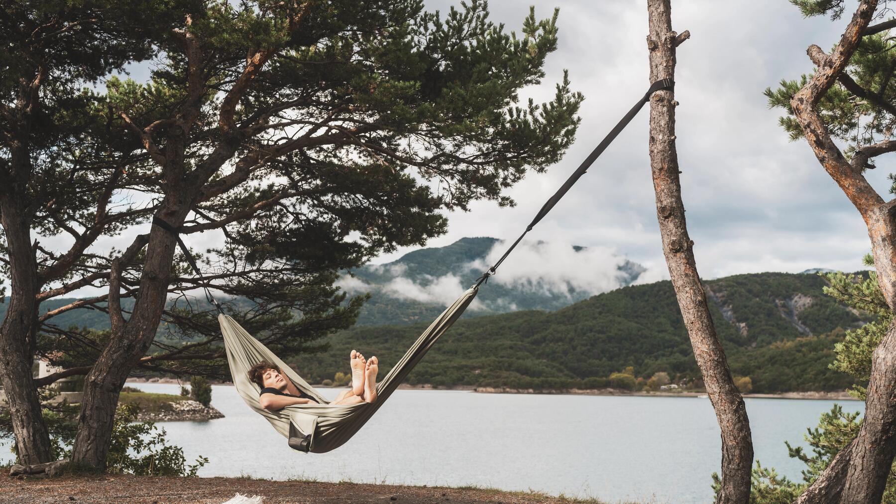 LOCURI DE CAMPING: UNDE MERITĂ SĂ ÎȚI PUI CORTUL ÎN ROMÂNIA?