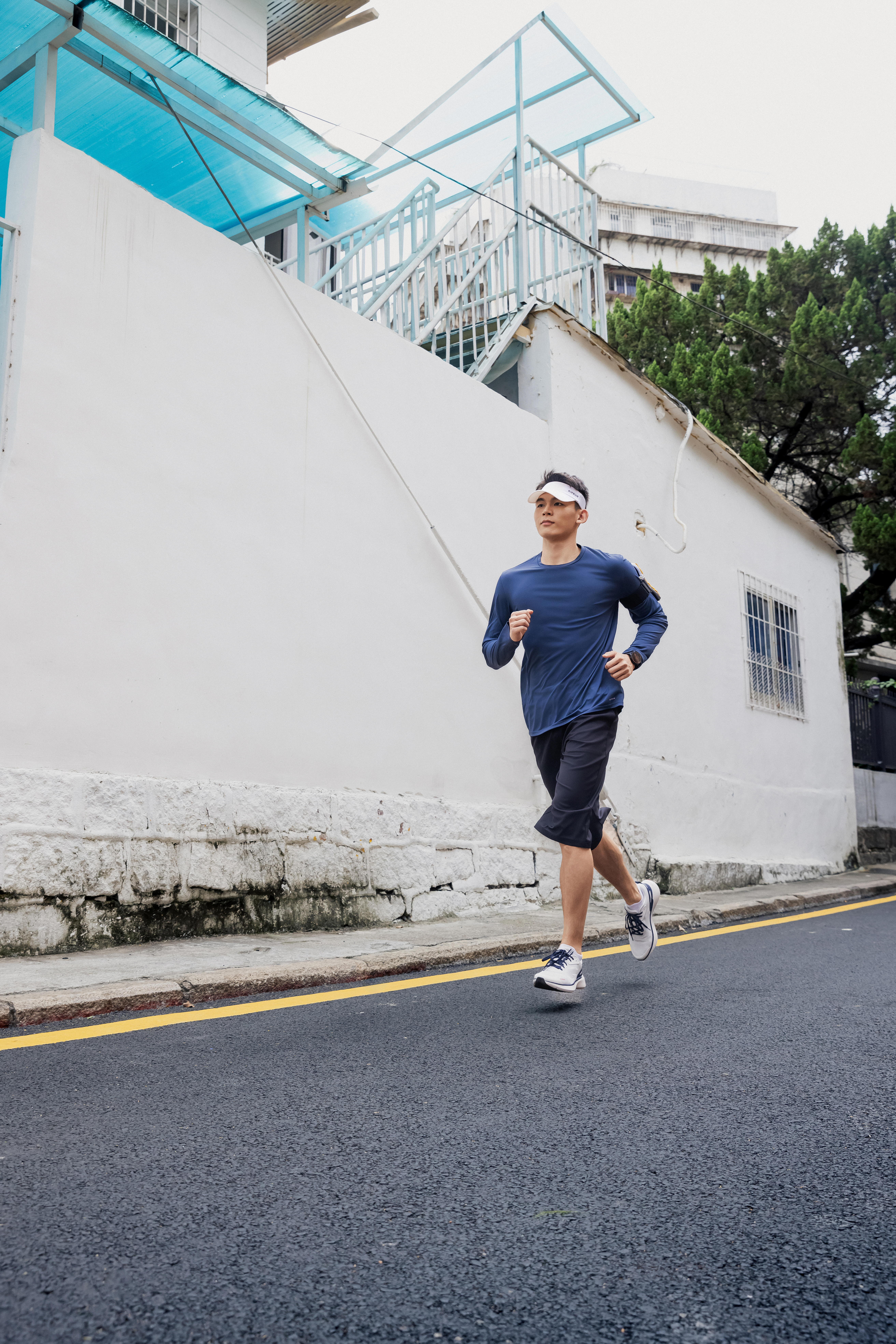 メンズトップス｜スポーツウェアの機能美 | Decathlon日本公式