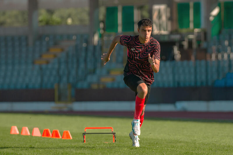 Sneller worden op het veld: Plyometrische training voor voetballers