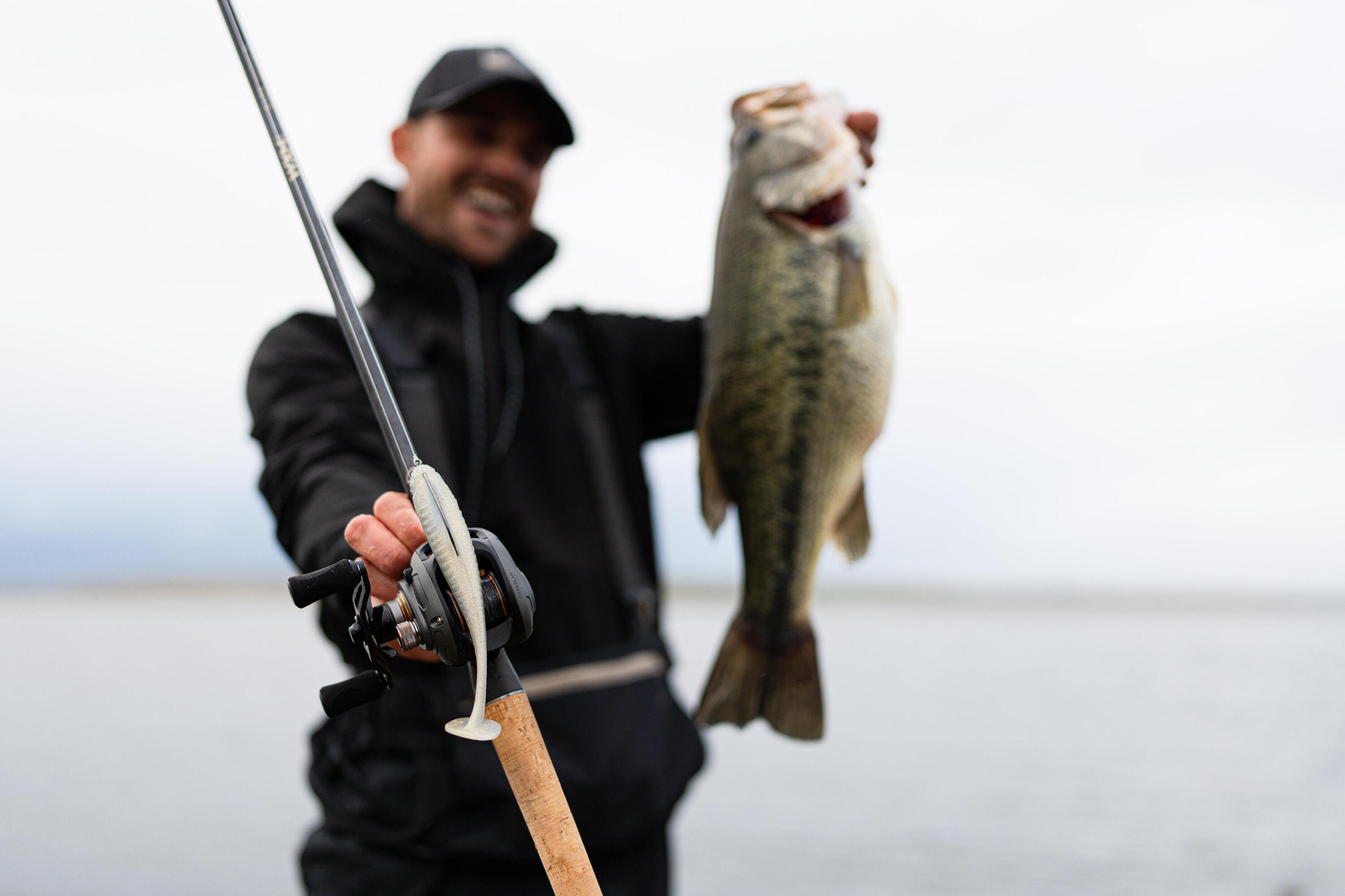 Amostra Flexível de Pesca YUBARI FAT SHAD com Atrativo Dorso Azul 6/9