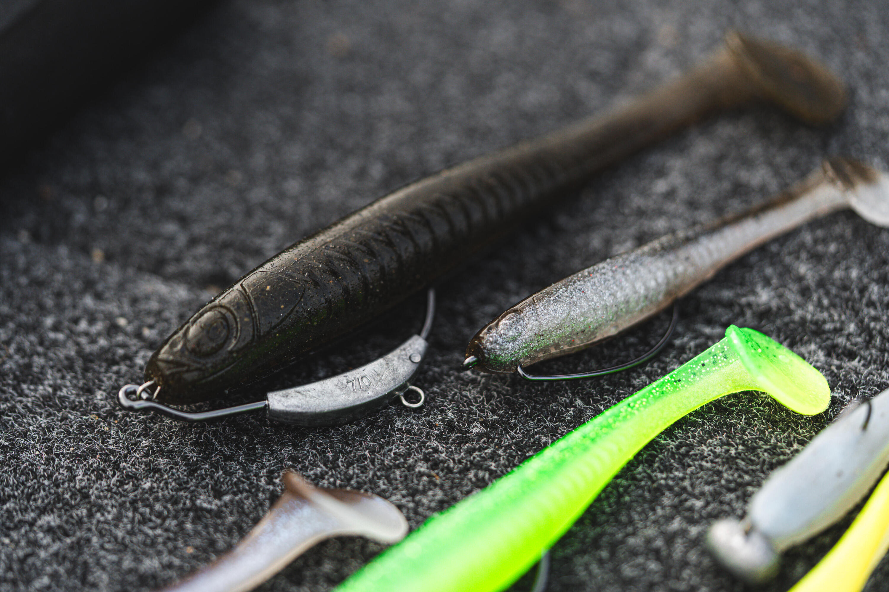 Amostra Flexível Pesca YUBARI FAT SHAD com Atrativo Green Pumpkin Black Flakes 6/10