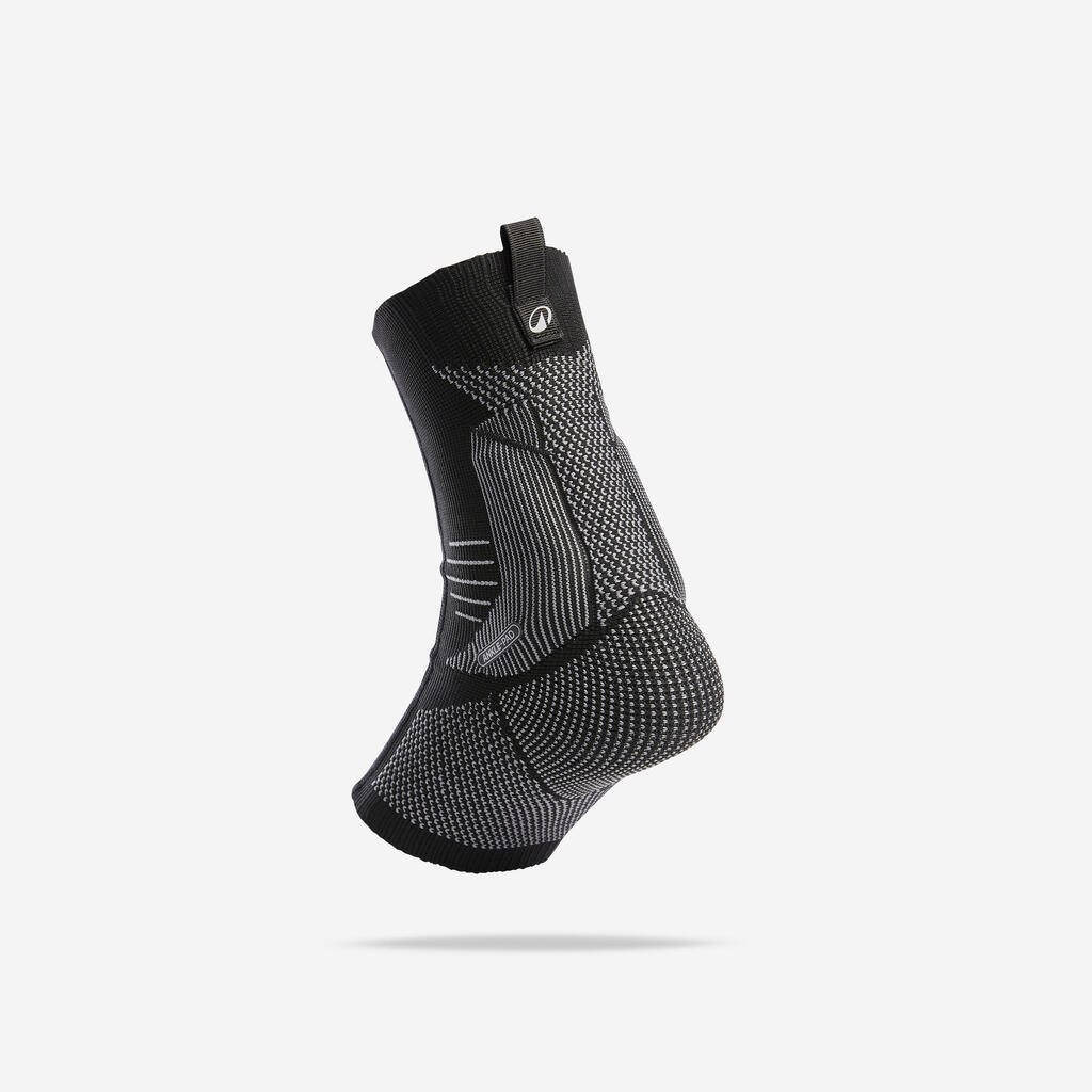 Level 1 right or left ankle support with foam pads