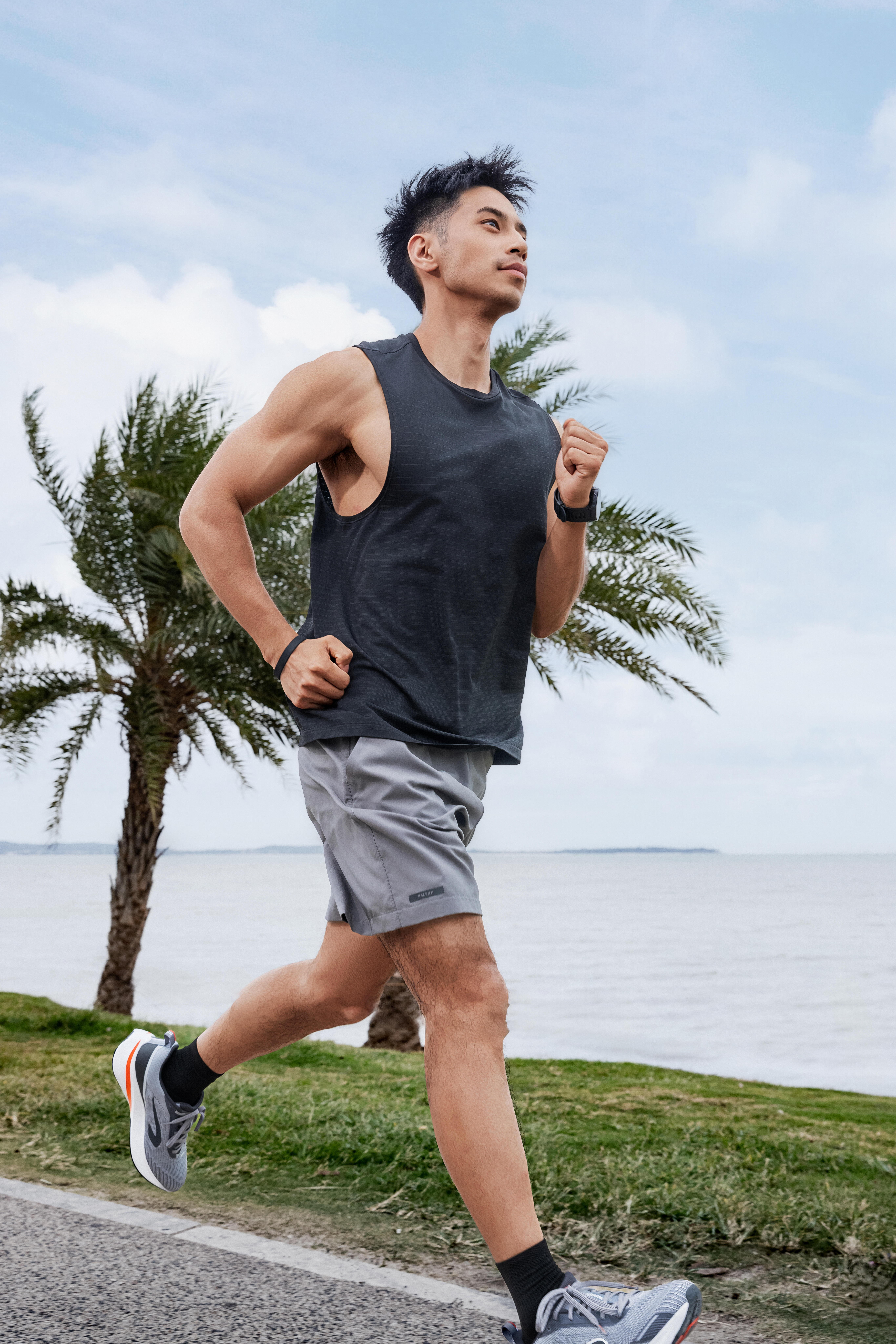 KIPRUN（キプラン）メンズ ランニング スマホ収納 ポケット付き
