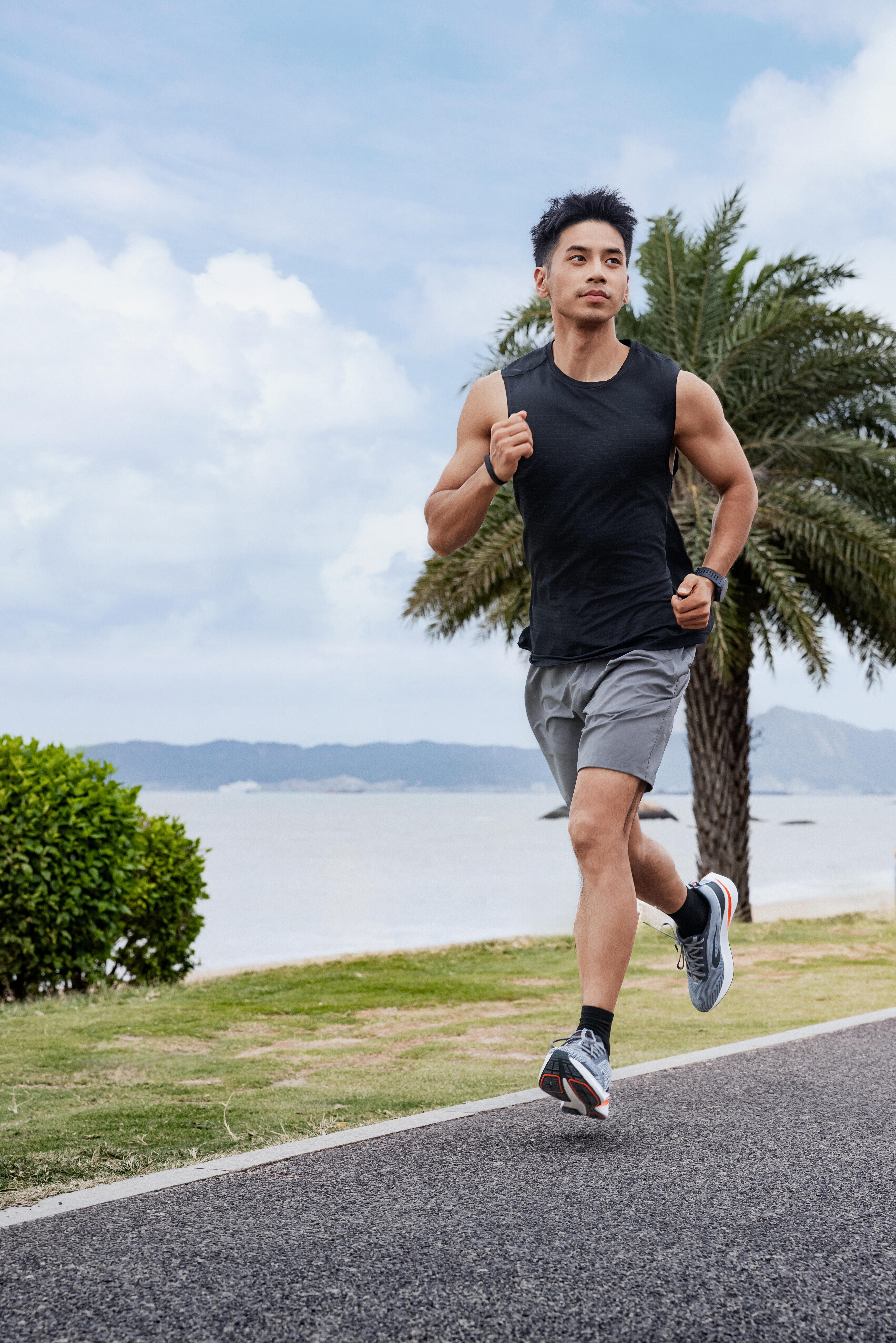 KIPRUN（キプラン）メンズ ランニング スマホ収納 ポケット付き