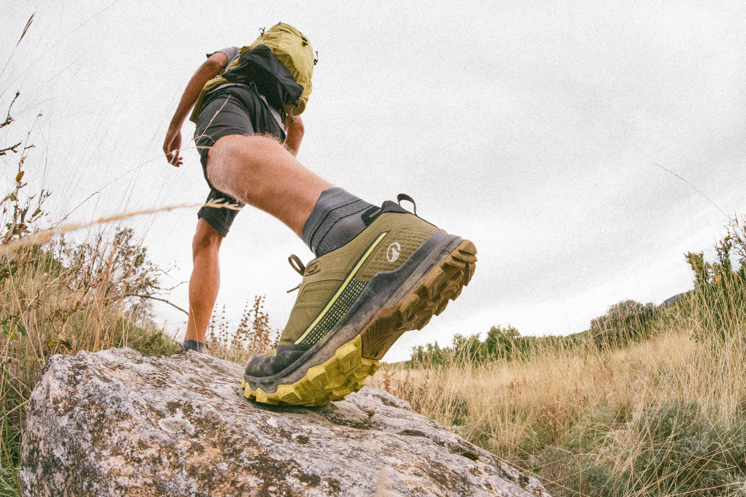 Scarpe trekking uomo MH500 LIGHT kaki 10/16