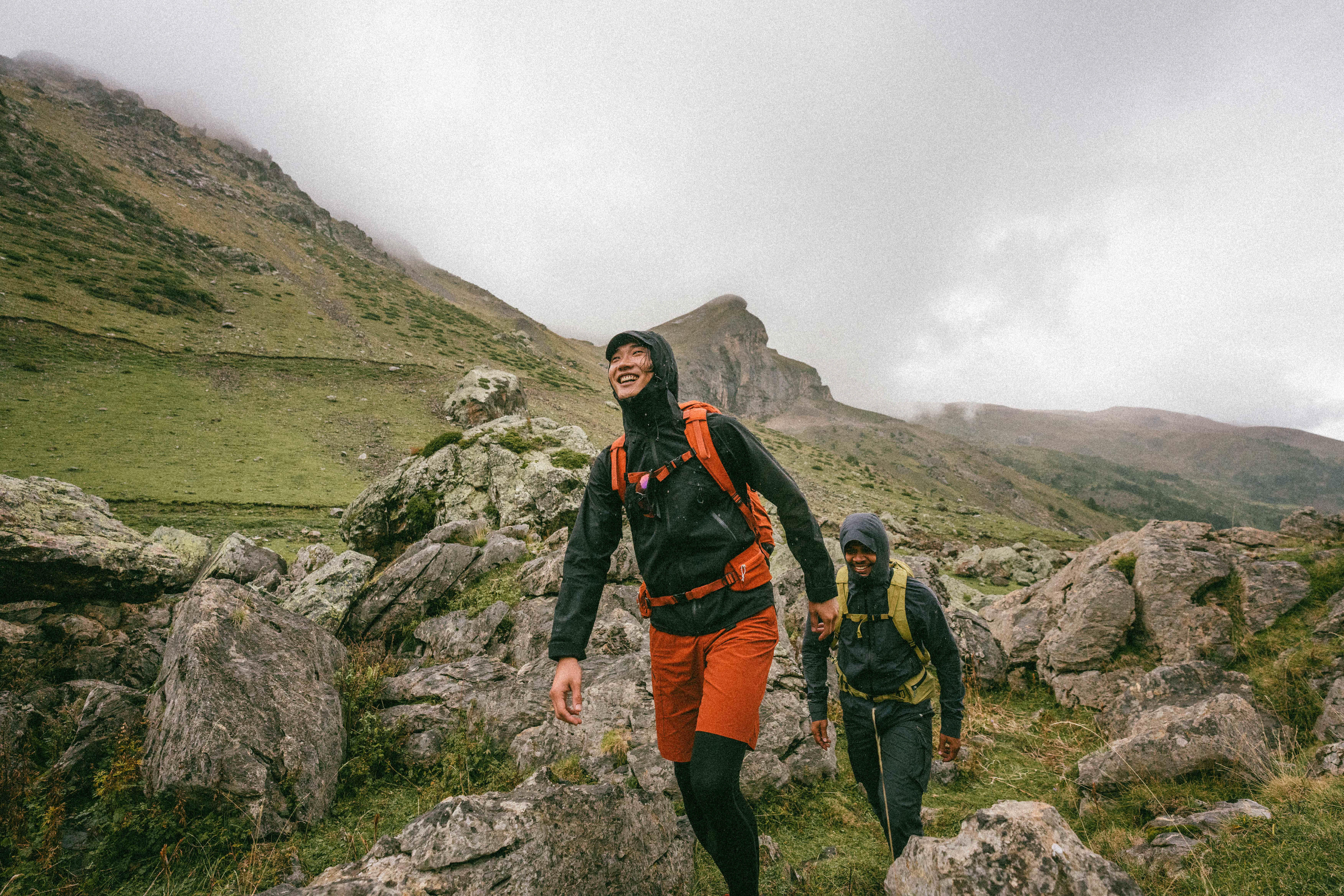 Men's Long Hiking Shorts, MH 500 - QUECHUA