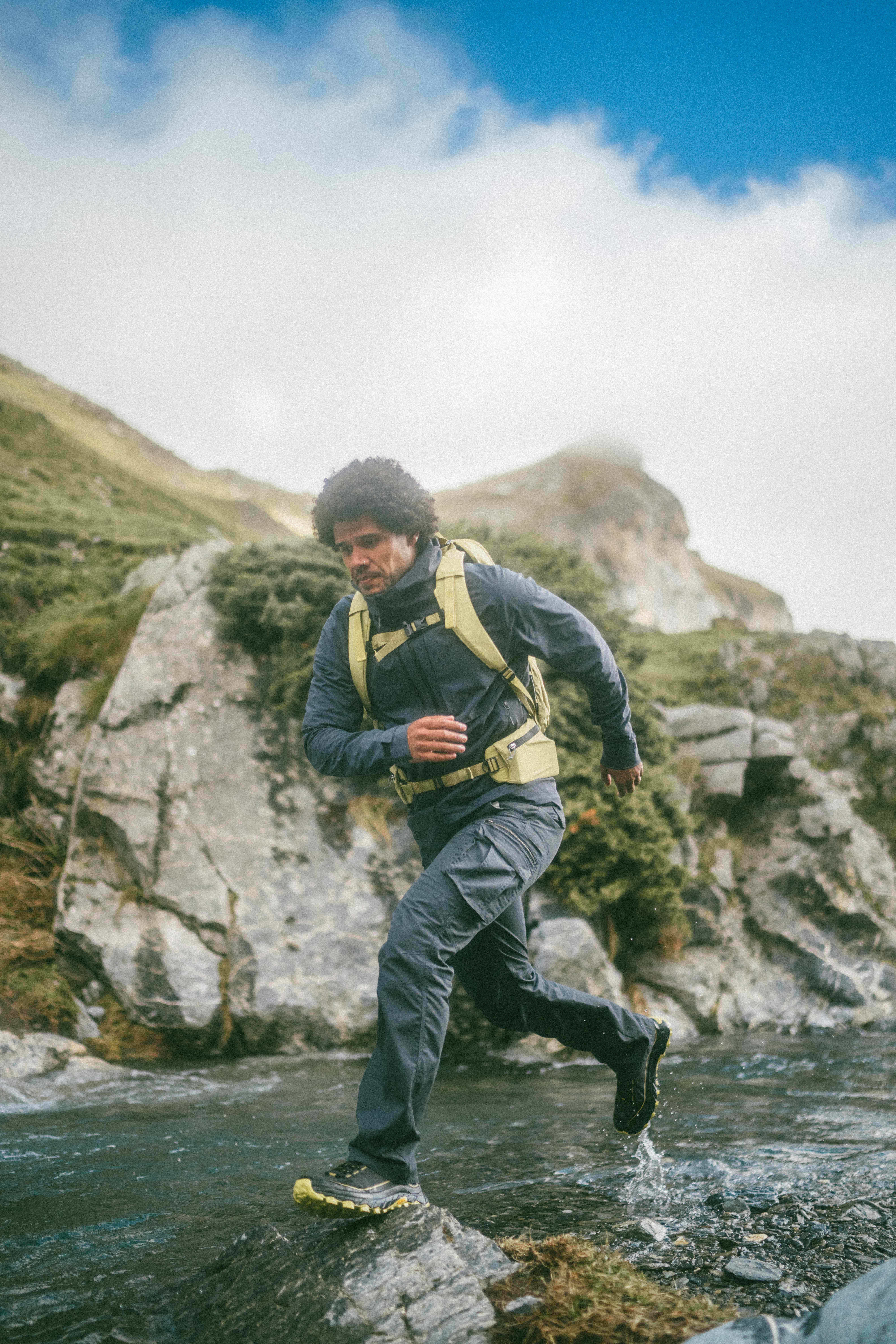 Hiking Backpack 25 L, MH 500 - QUECHUA