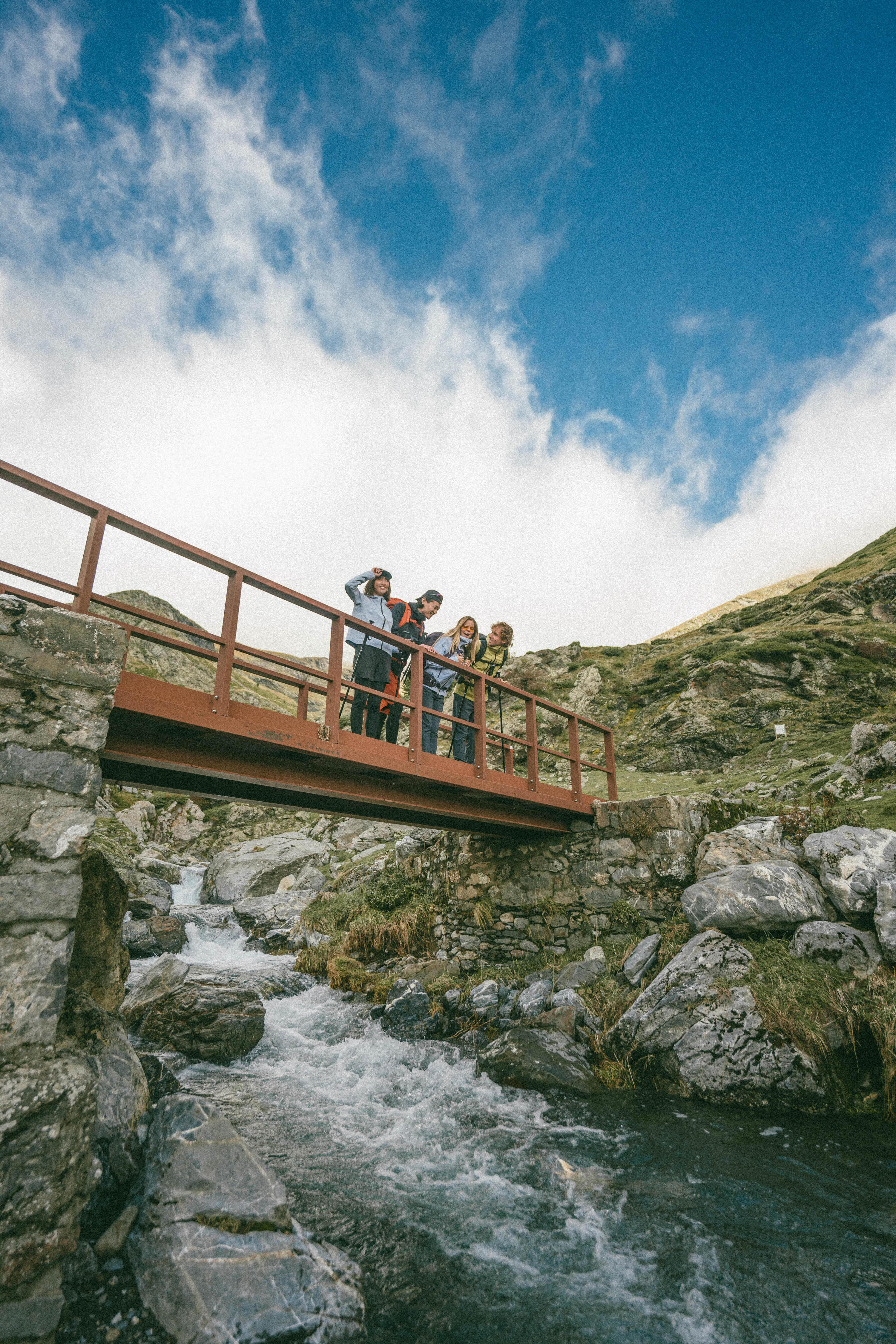 Veste de randonnée imperméable et légère homme, MH900 kaki 22/23
