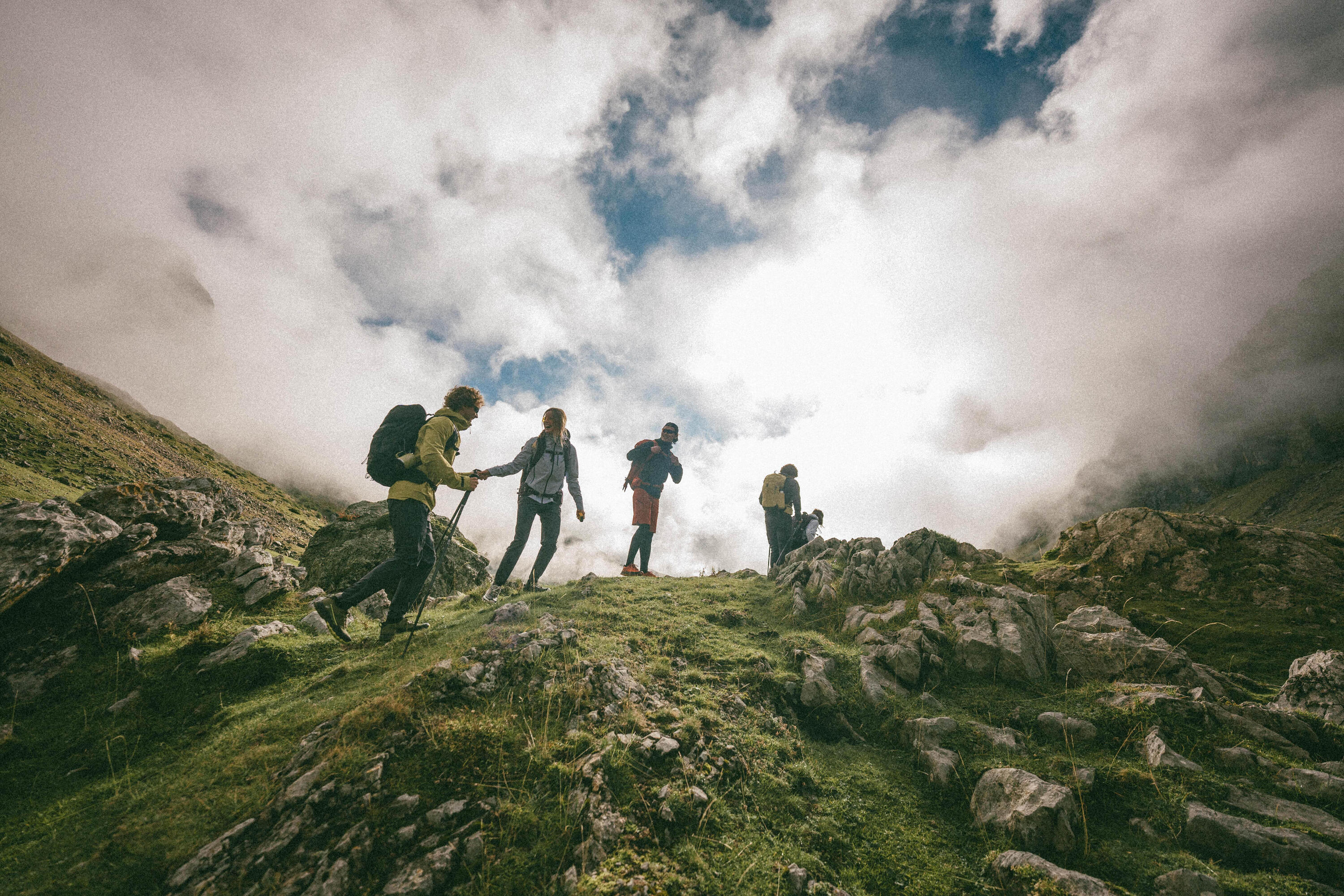 Veste de randonnée imperméable et légère homme, MH900 kaki 19/23