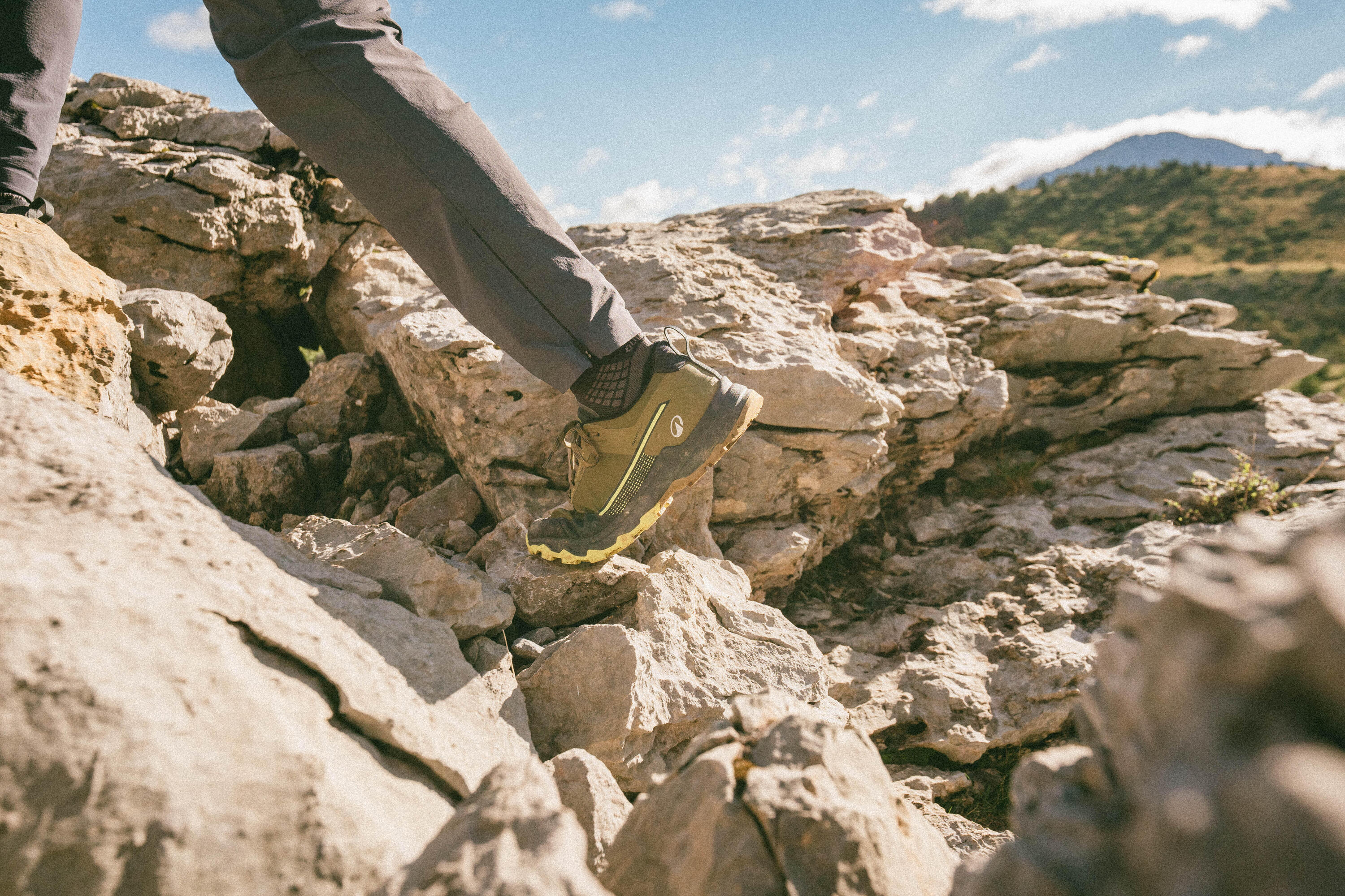 Scarpe trekking uomo MH500 LIGHT kaki 9/16