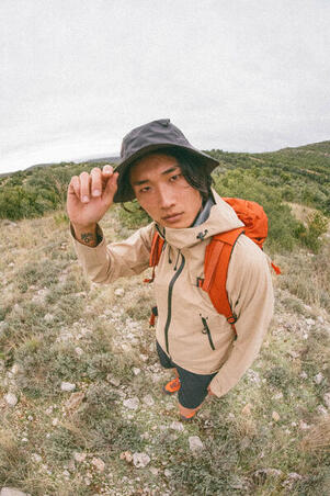 Куртка чоловіча MH500 для туризму темно-бежева