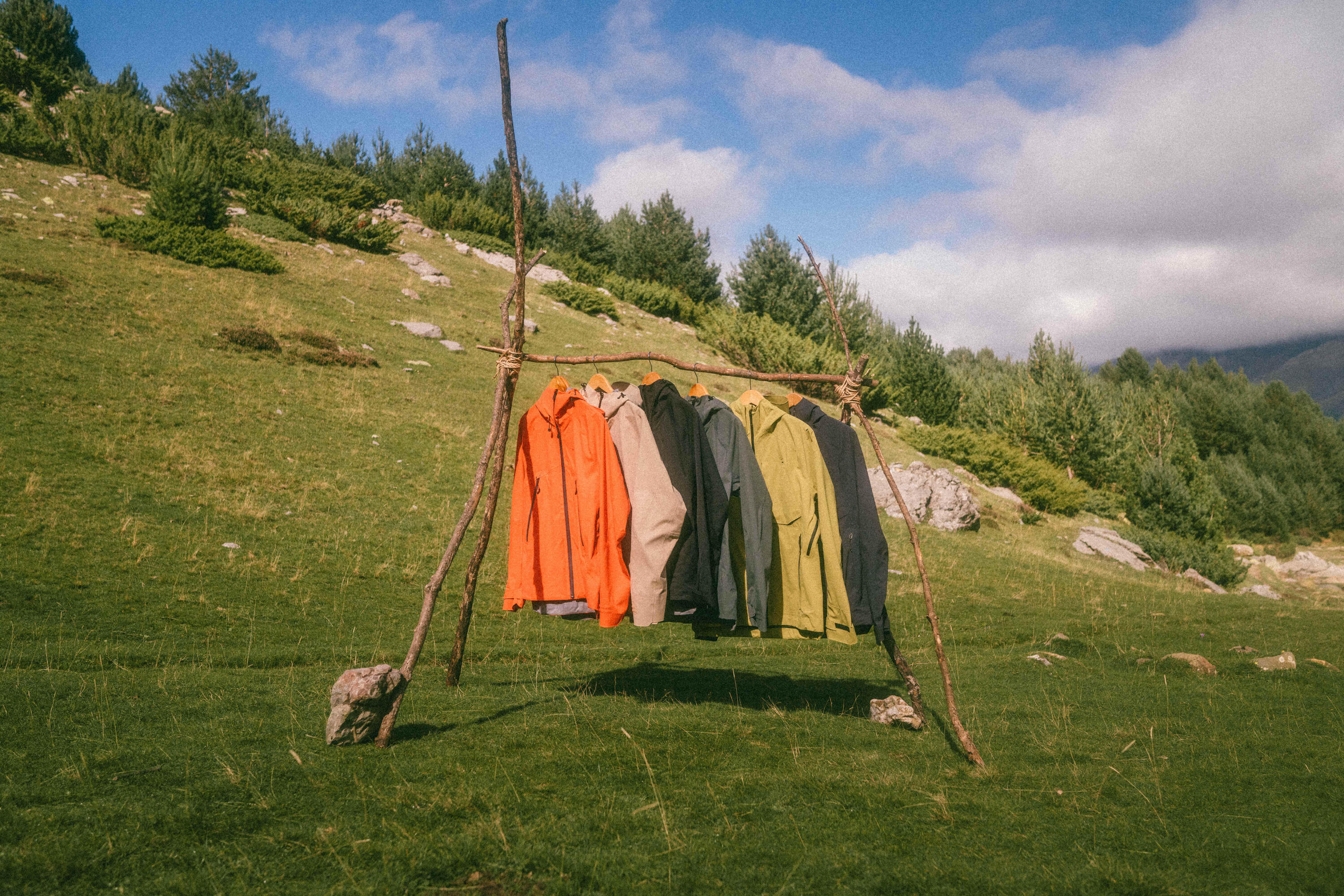 Veste de randonnée imperméable et légère homme, MH900 kaki 14/23