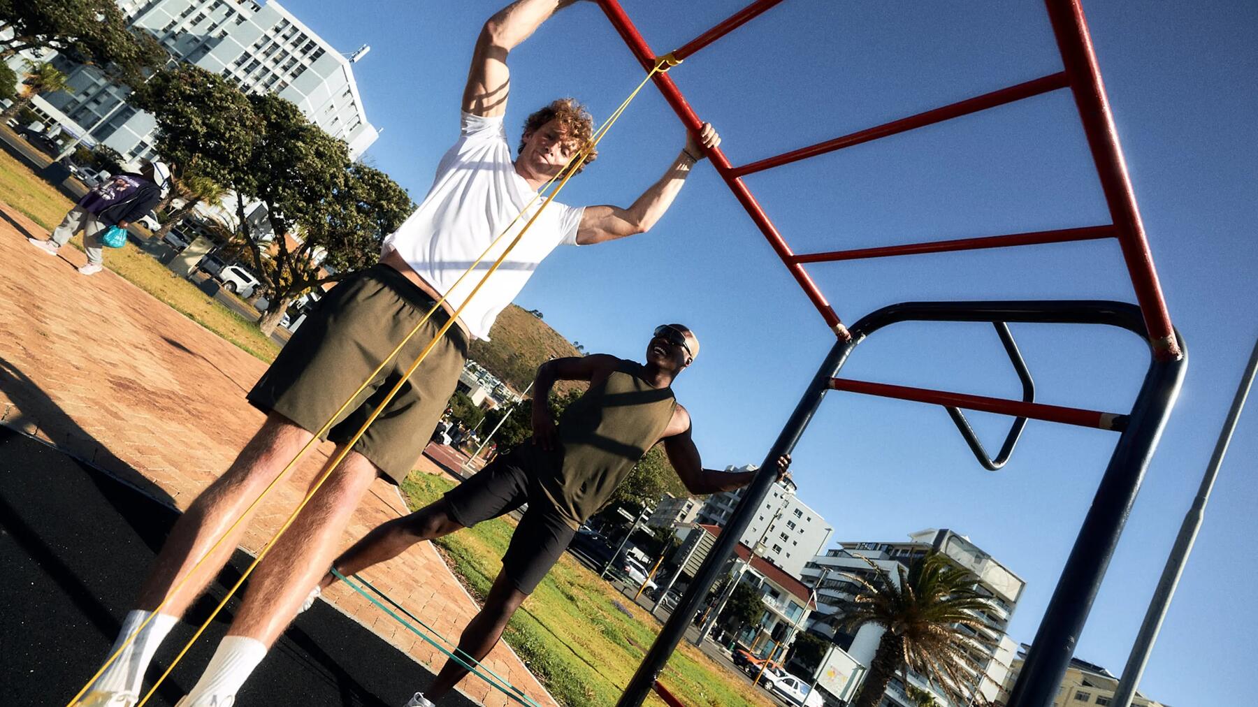 Breiter Klimmzug als Calisthenics Rückenübung