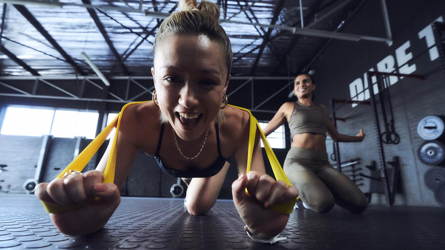 Unterarmstütz darf bei Calisthenics Rückentraining nicht fehlen