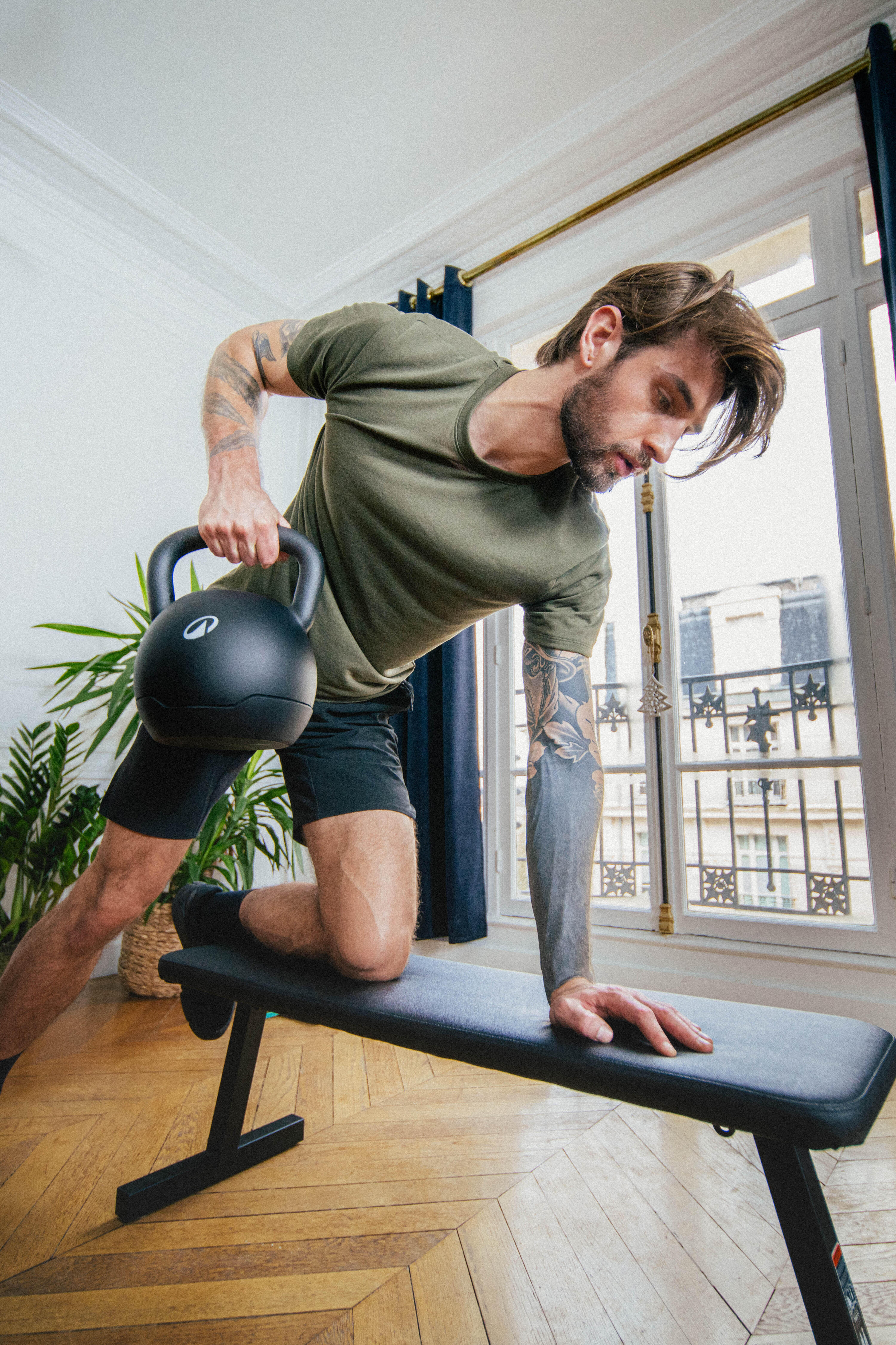Kettlebell ajustable 12-24kg, base de 12kg, poids additionnels vendus séparément 14/17