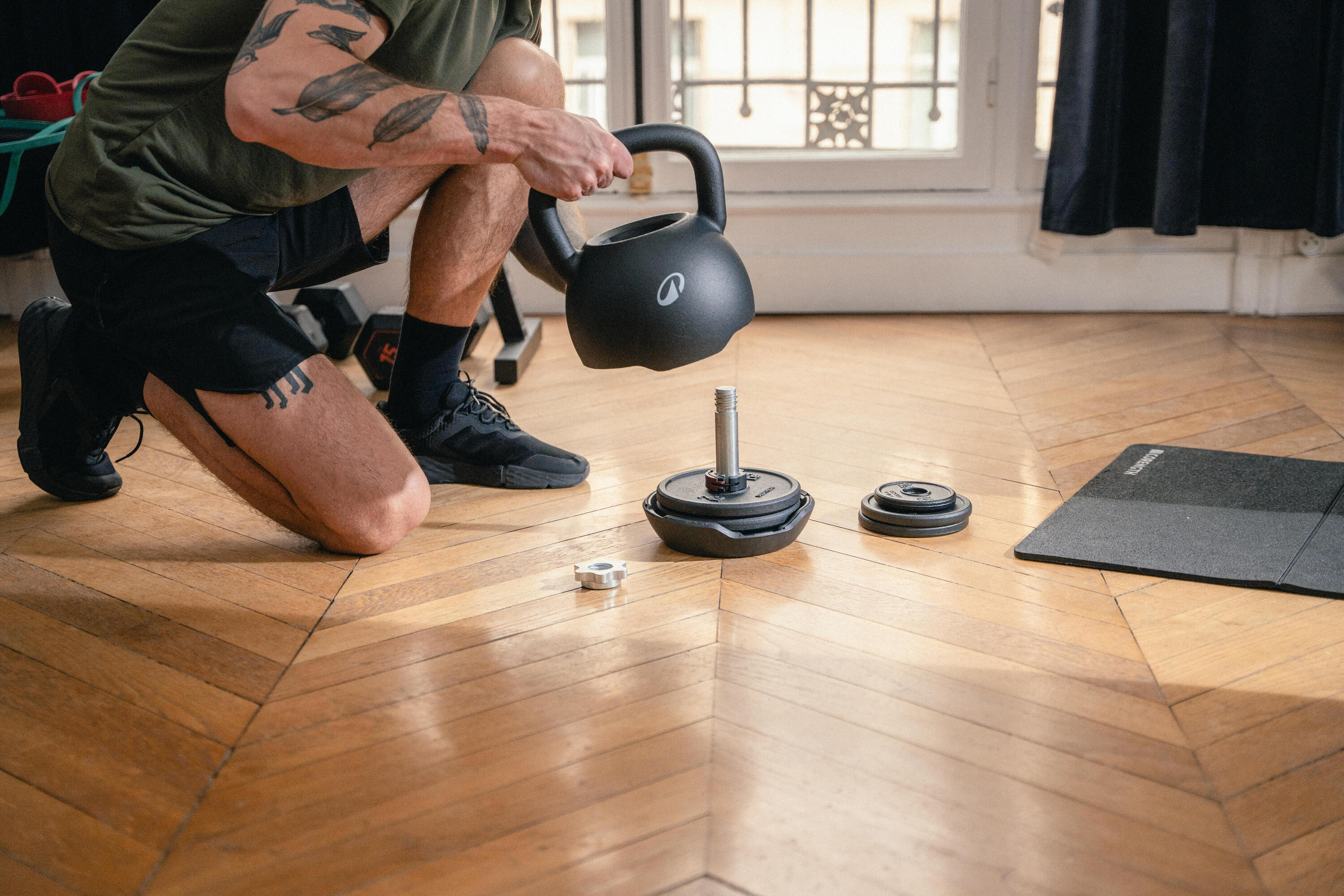 Kettlebell ajustable 12-24kg, base de 12kg, poids additionnels vendus séparément 11/17