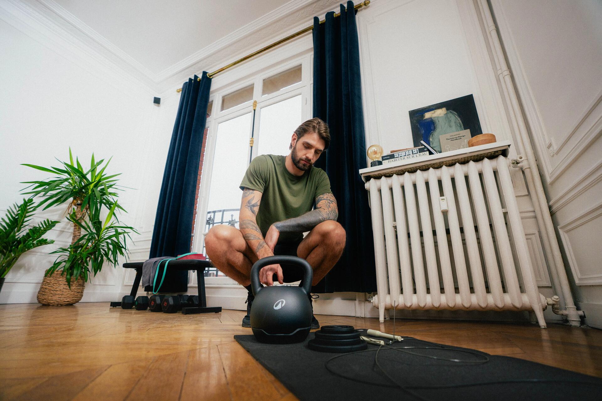 Top exerciții pentru biceps pe care le poți face la sală sau acasă
