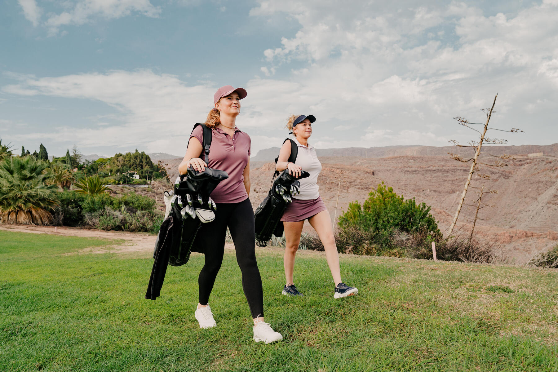 ECHIPAMENTUL NECESAR PENTRU JUCĂTORUL DE GOLF