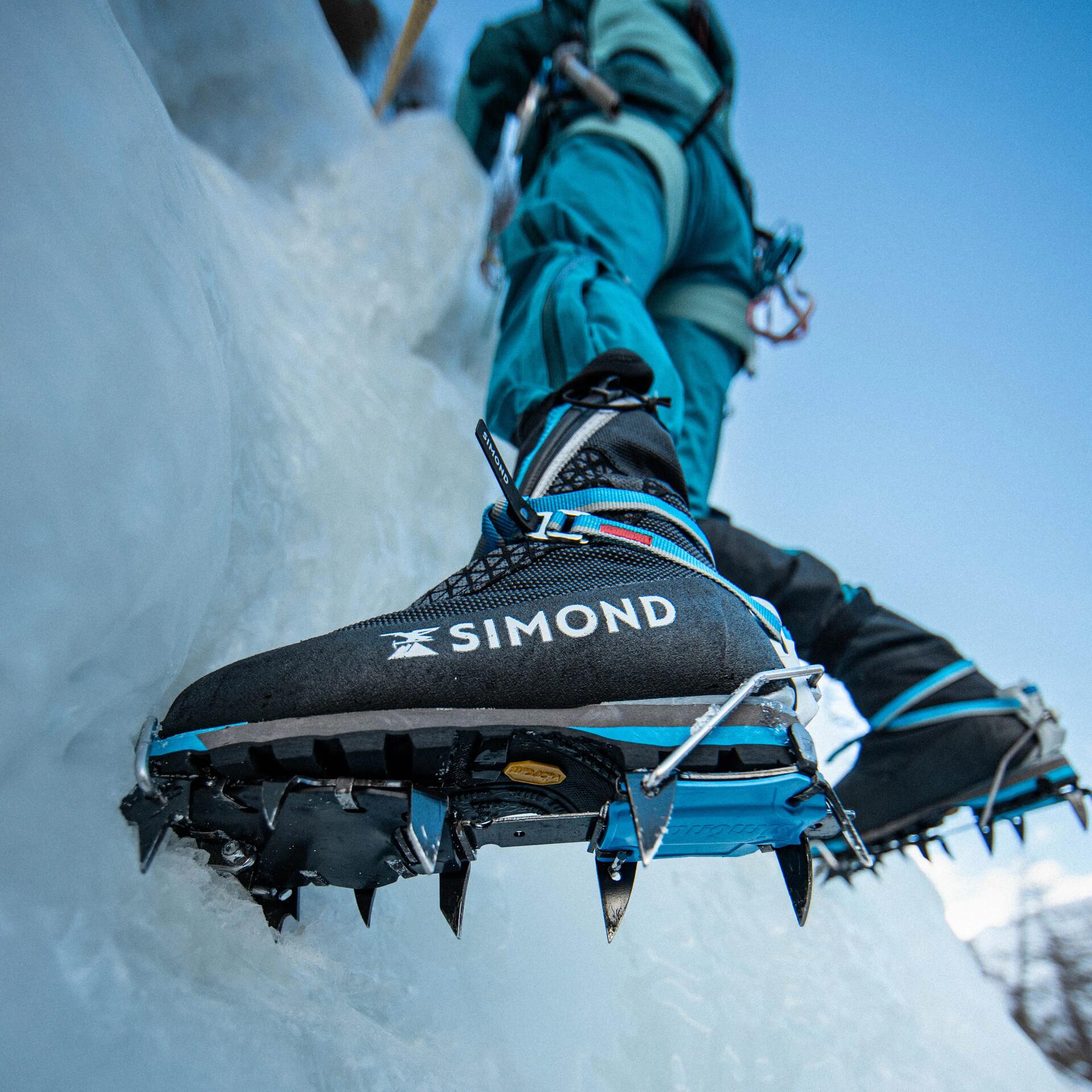 Bien choisir et utiliser ses crampons à neige Quechua en randonnée