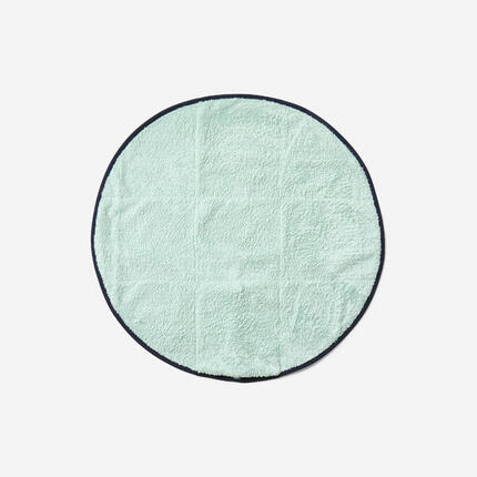 Serviette pieds bi face en microfibre douce vert clair diamètre 60 cm