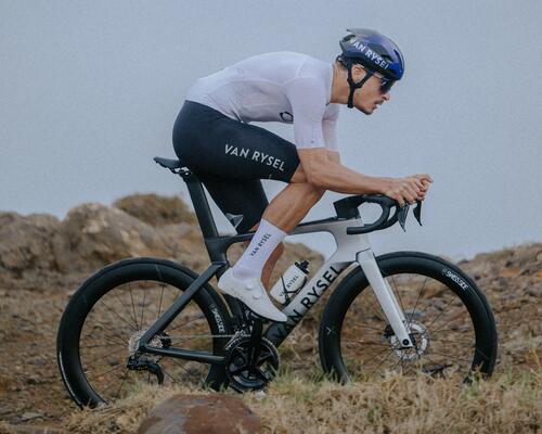 Découvrez le Van Rysel RCR-F Pro : le vélo de route de l'année 2026