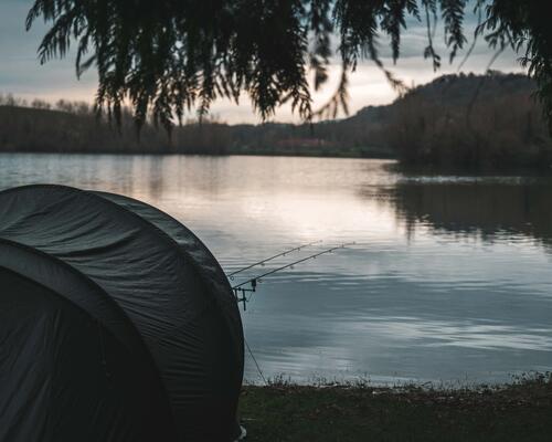 Bivouac pour la pêche de la carpe