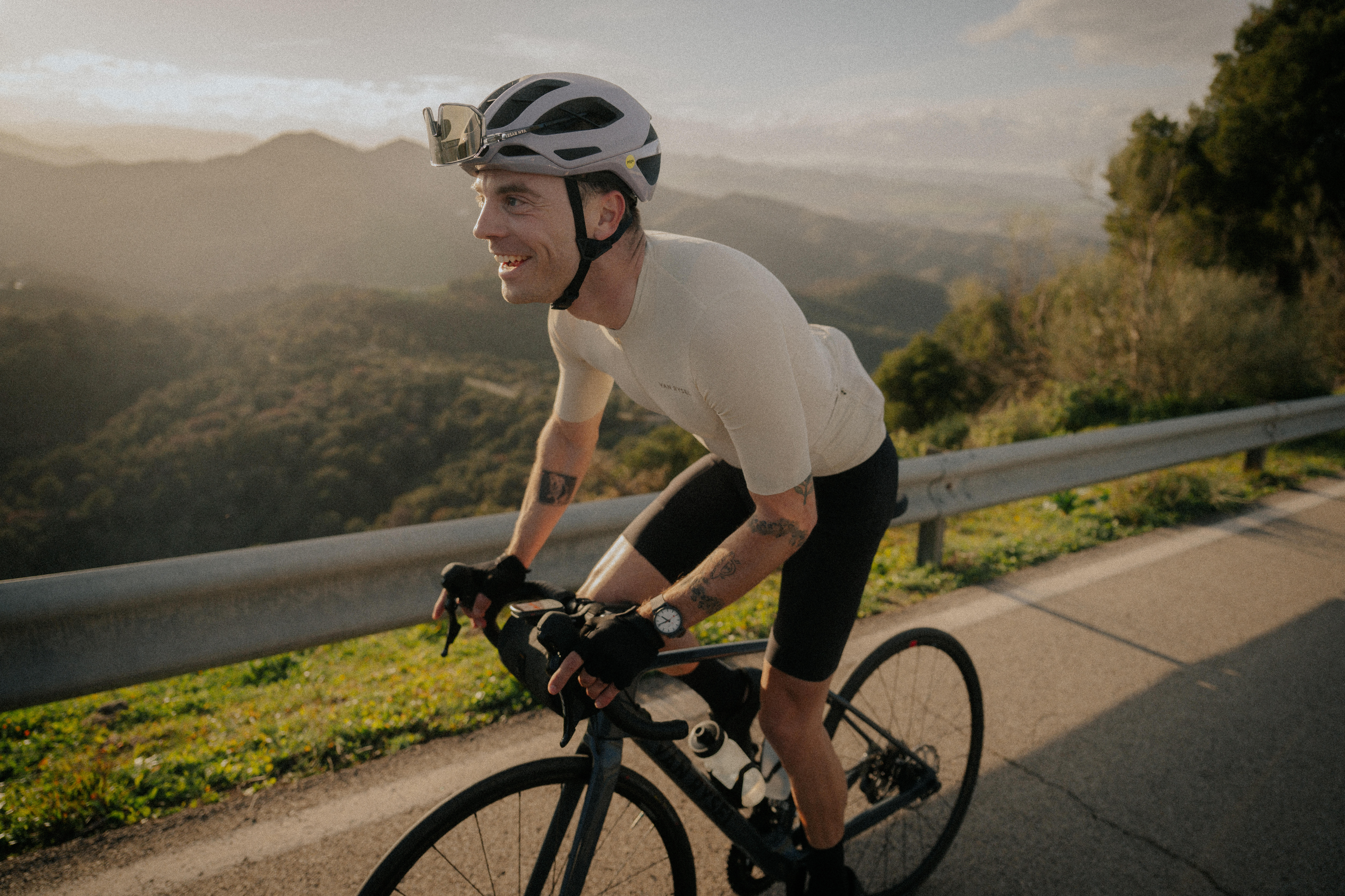 Road Bike Helmet – RCR MIPS - VAN RYSEL