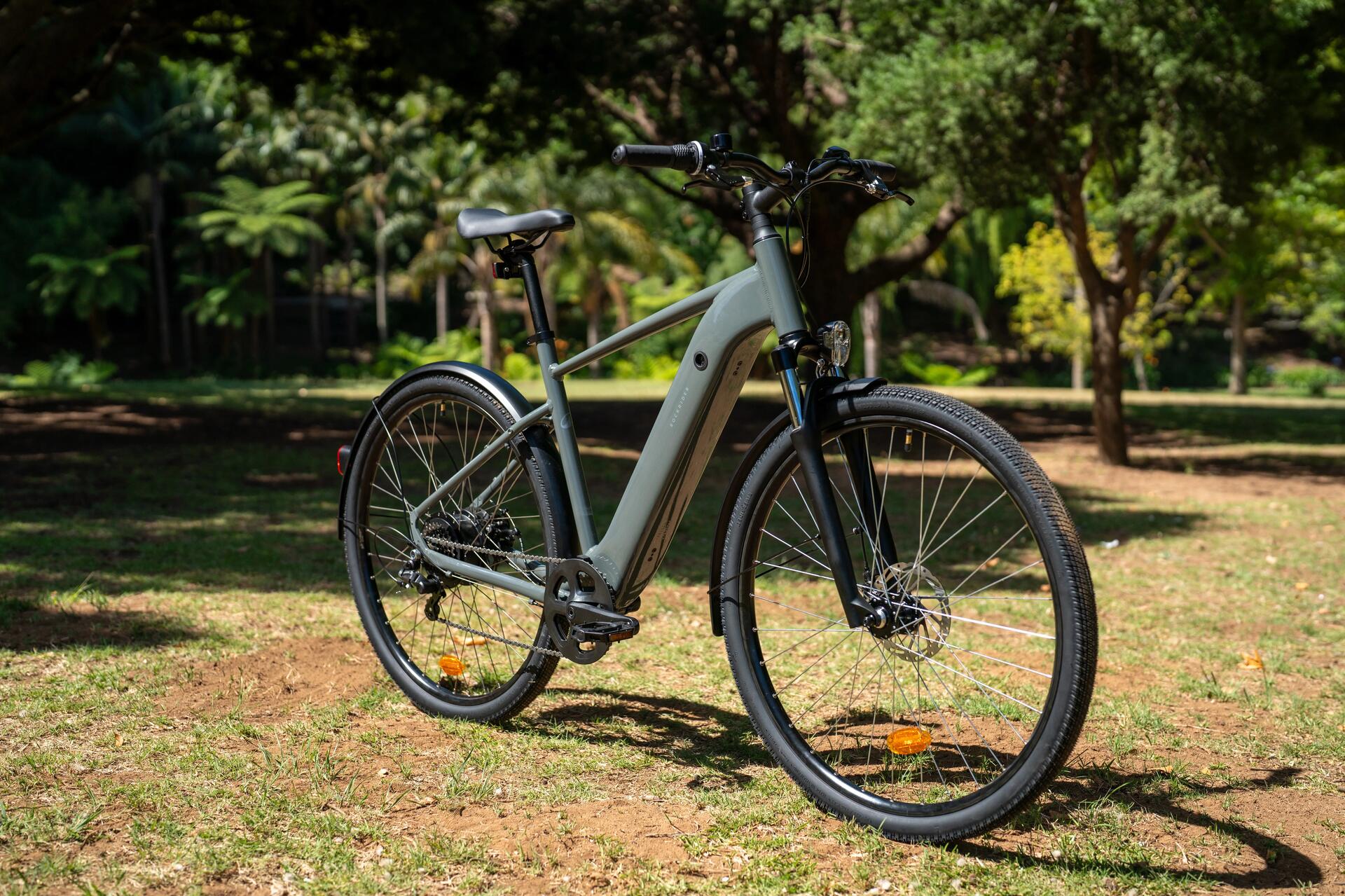 Bicicleta eléctrica trekking motor trasero E-Activ 100 Gris cuadro Alto