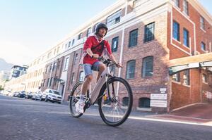 Mann auf Fahrrad