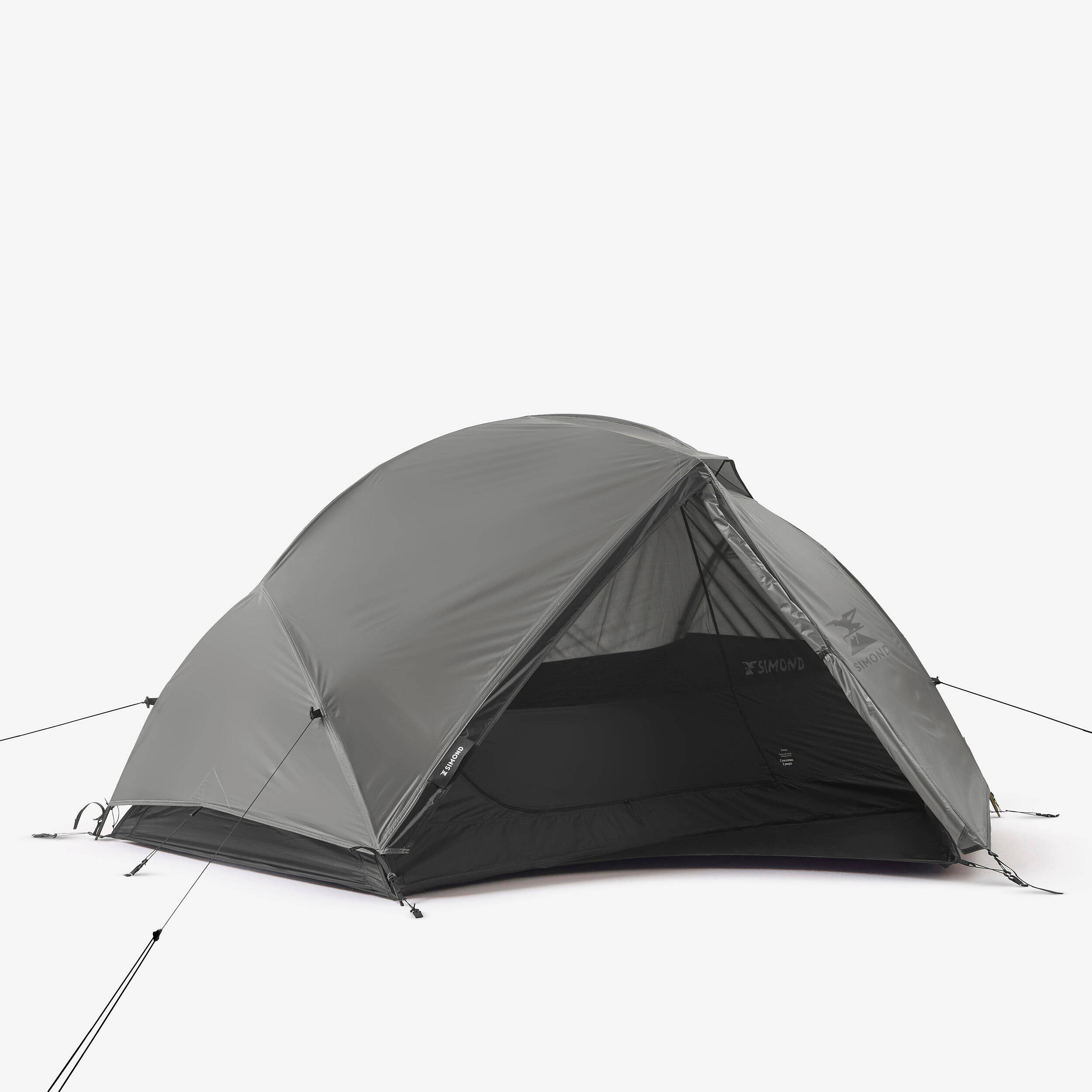 2-person dome trekking tent, lightweight and free-standing, MT900