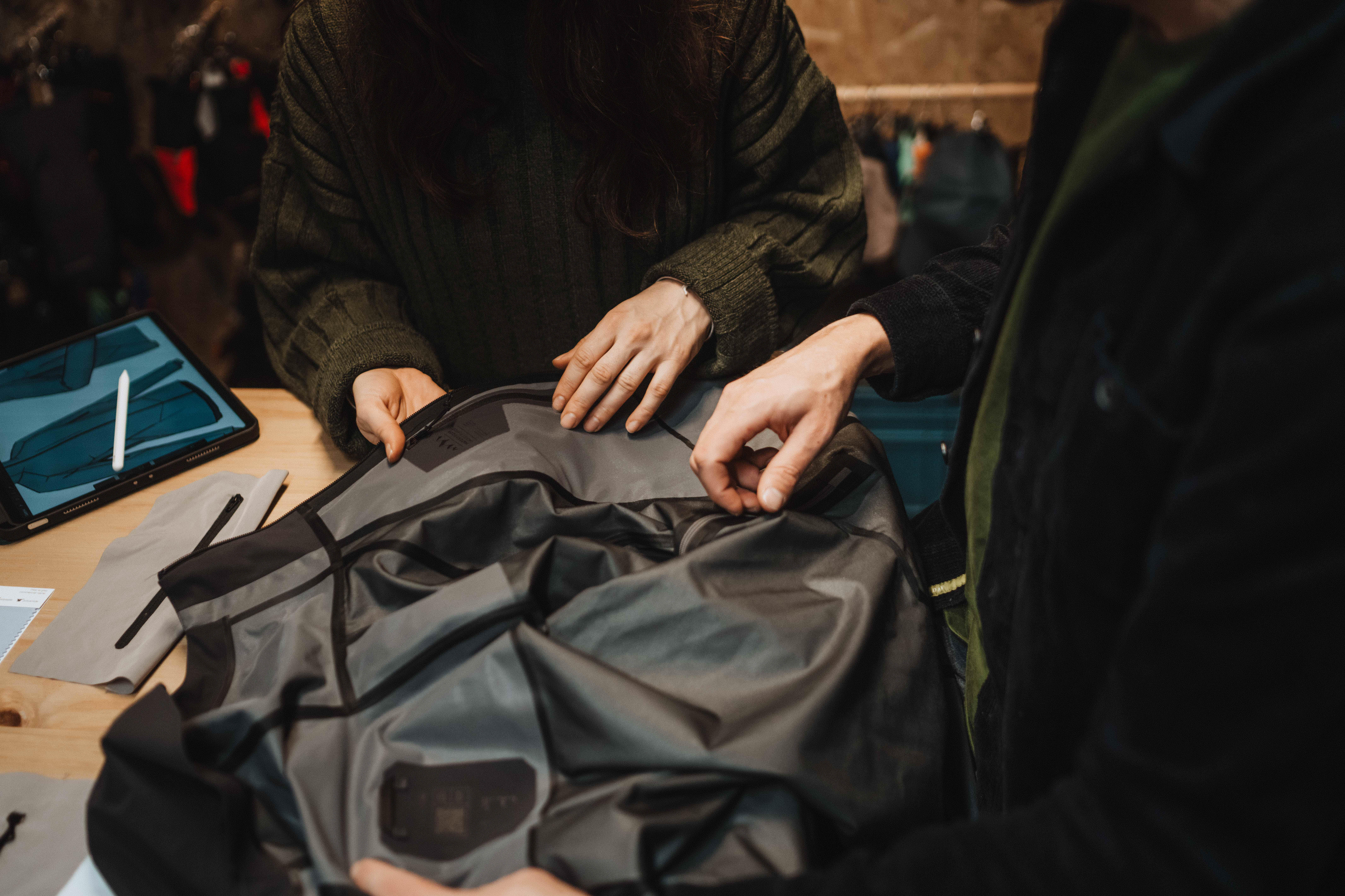 Men’s Hiking Jacket, MH 900 - QUECHUA