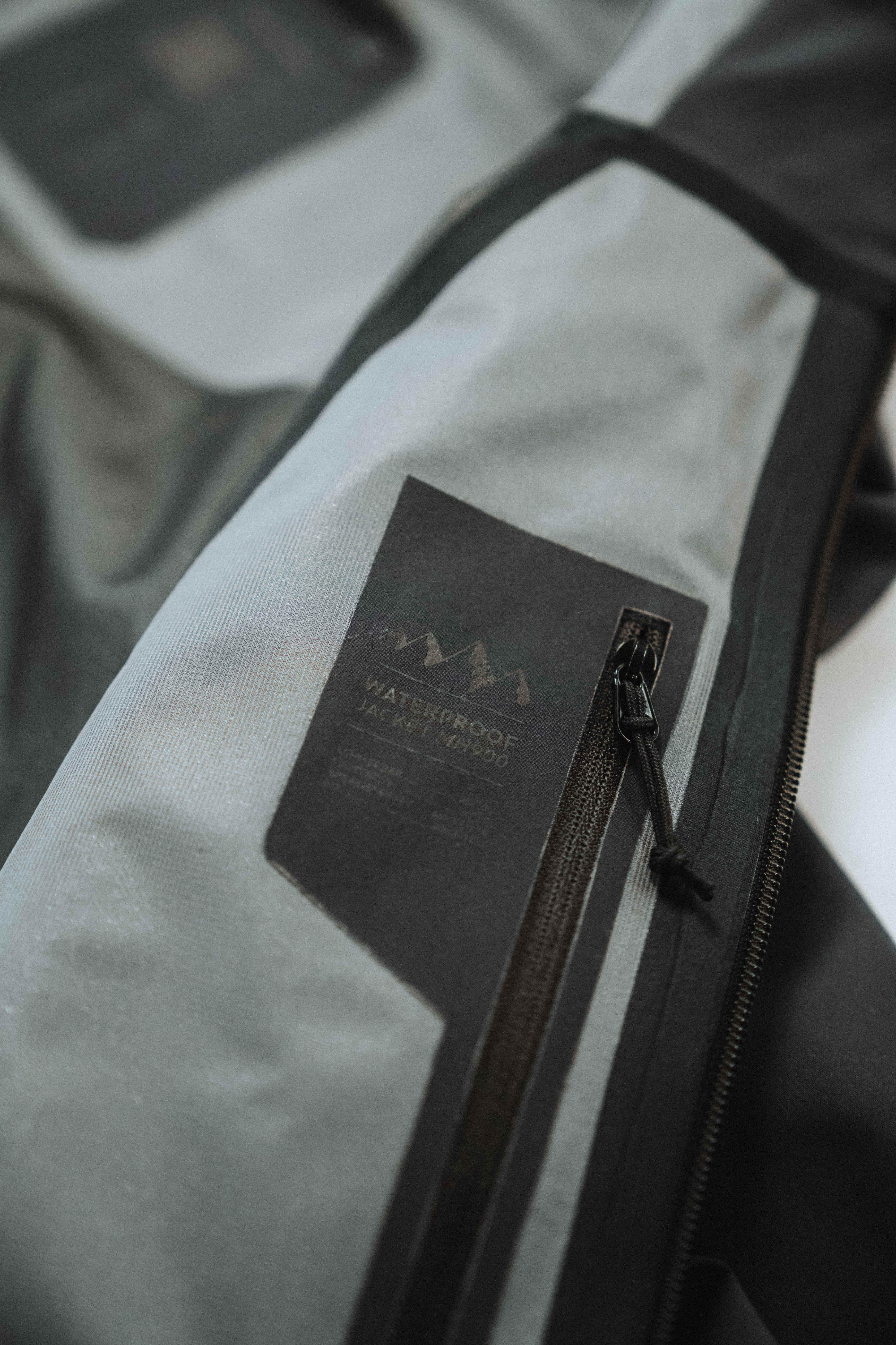 Men’s Hiking Jacket, MH 900 - QUECHUA