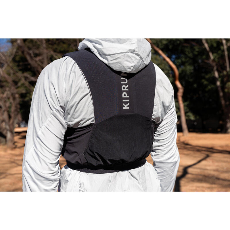 Kamizelka do biegania w terenie unisex Kiprun 900 Race 5 l na softflaski