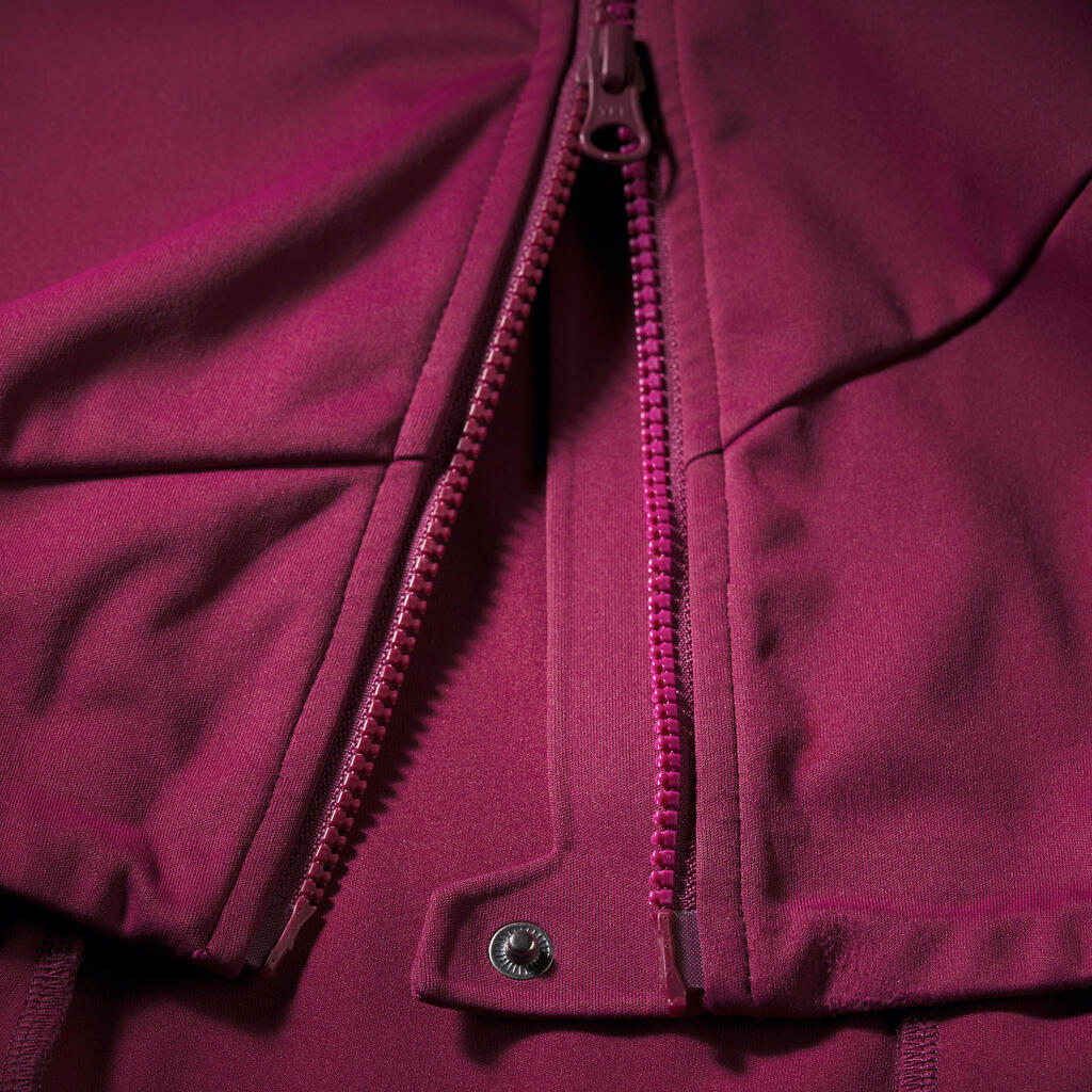 ŽENSKA JAKNA ZA PLANINARENJE SOFTSHELL CRVENA