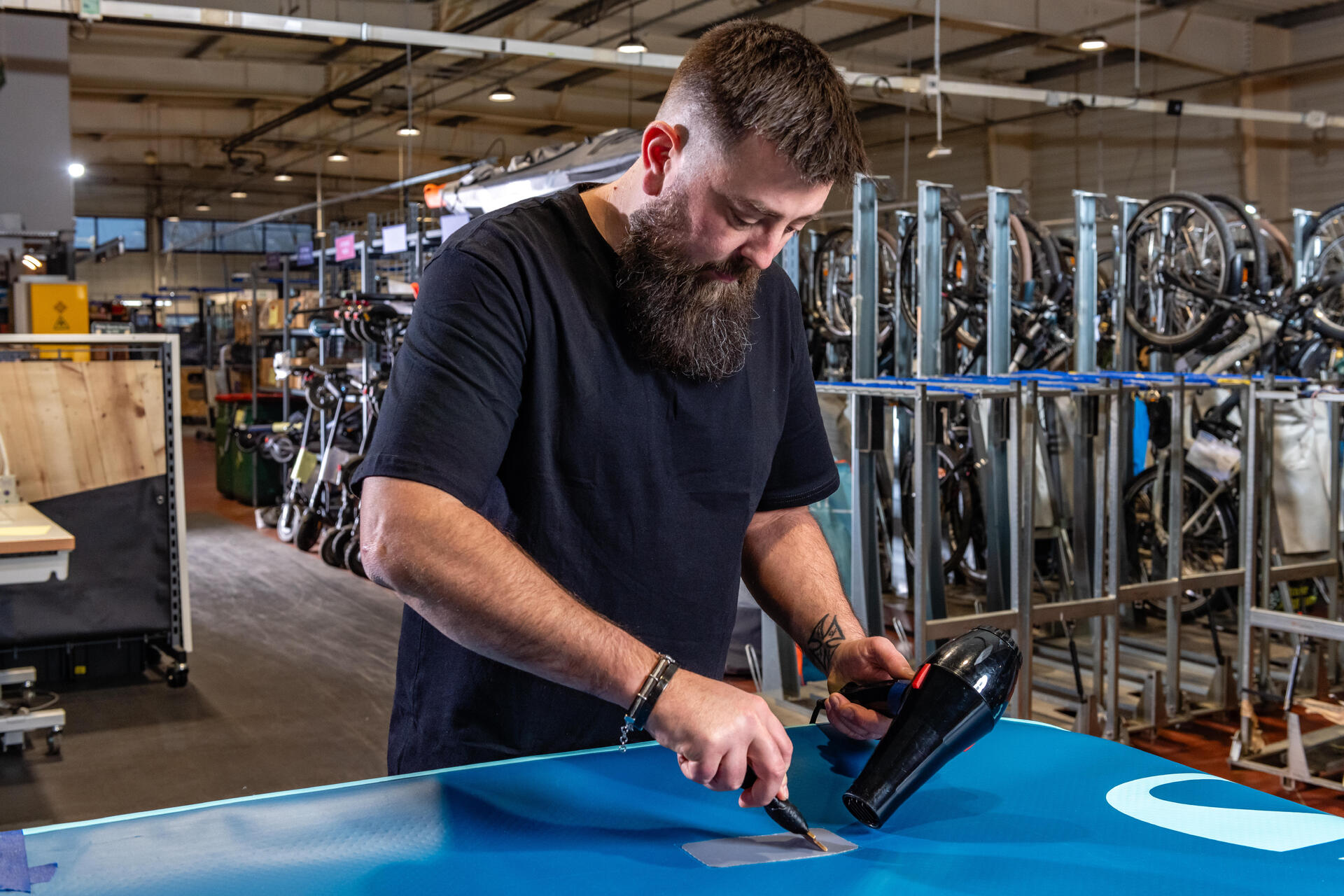 BESOIN D'UN COUP DE MAIN ?