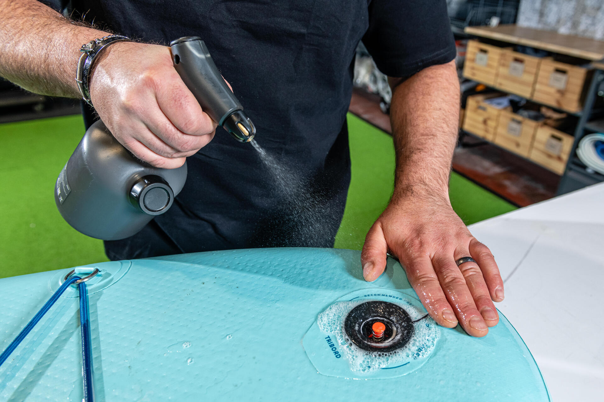 BESOIN D'UN COUP DE MAIN ?