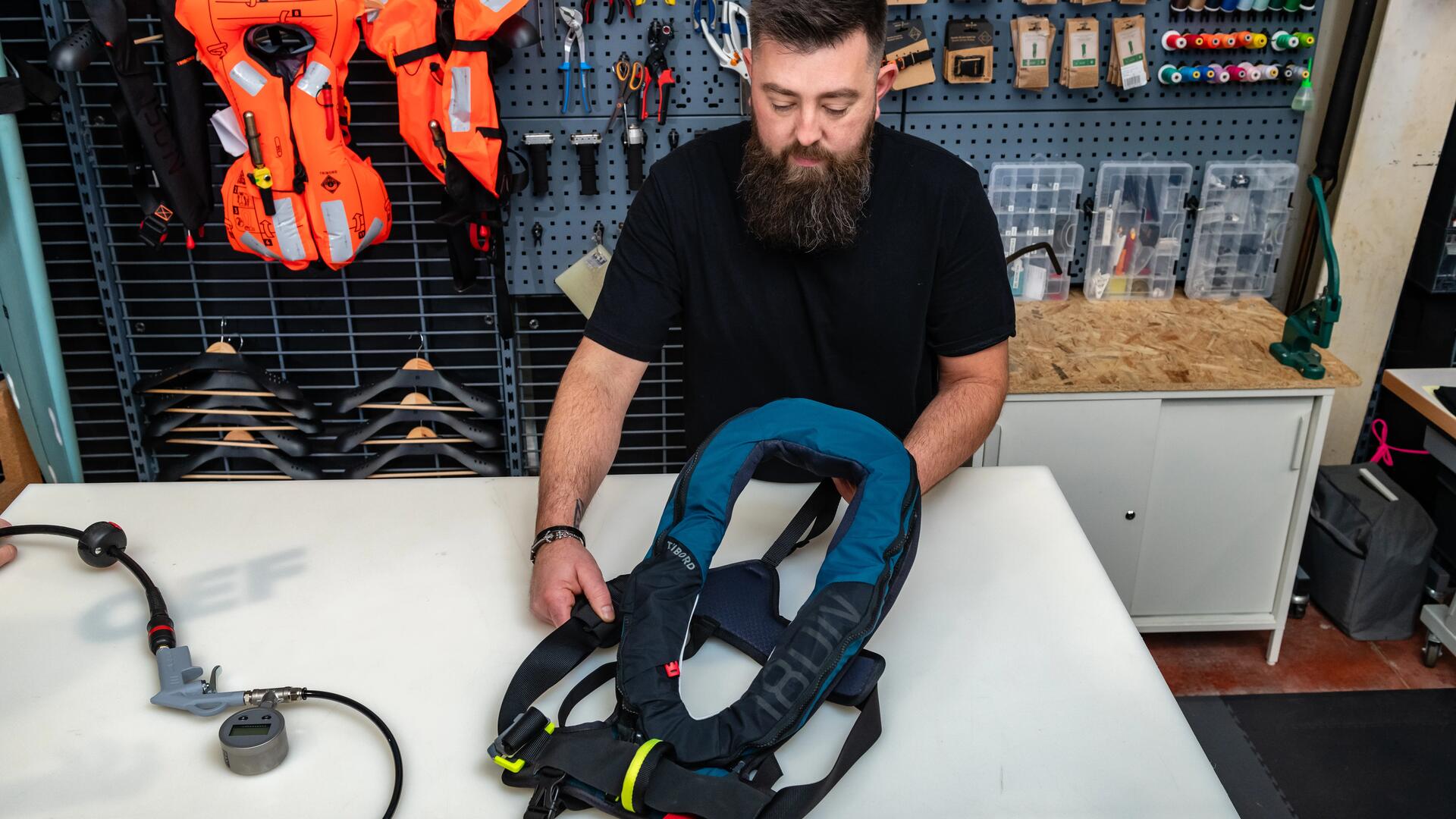 Gilet de sauvetage automatique LJ180N OFFSHORE + Harnais Noir / Pétrol