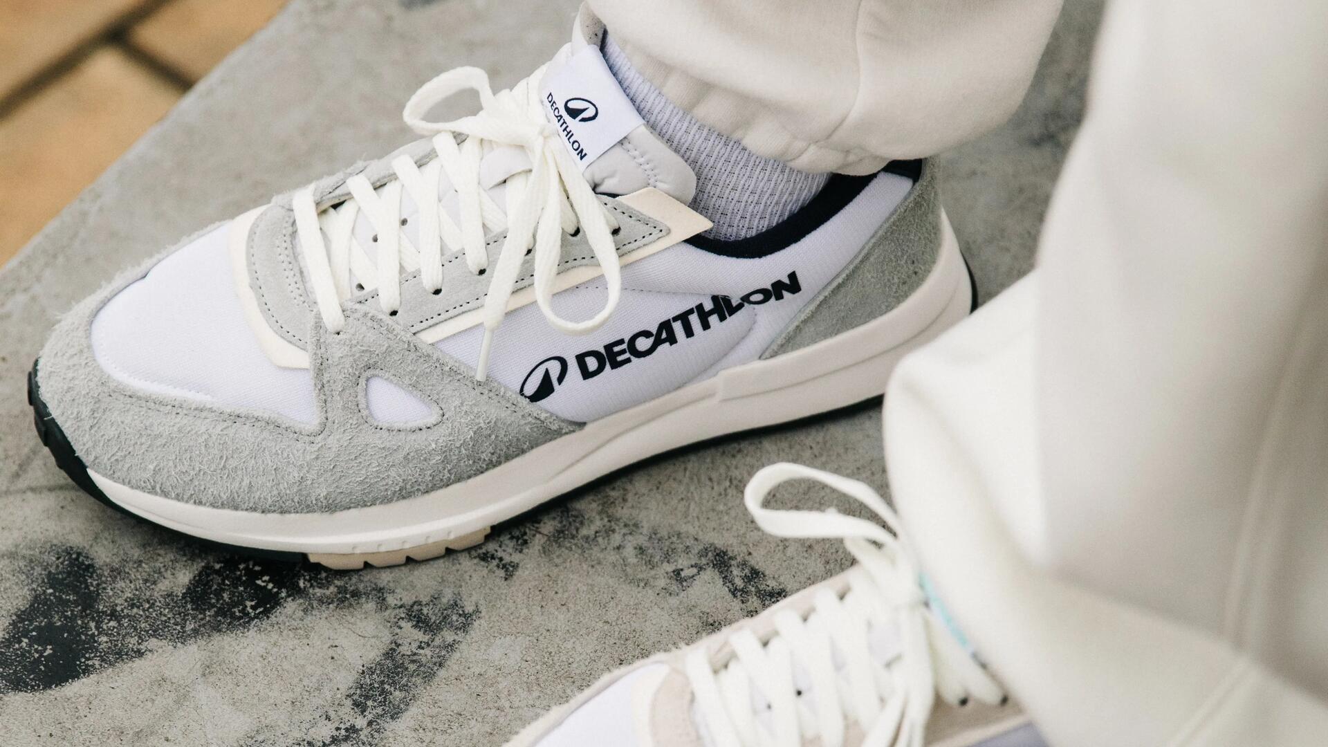sneakers in de was
