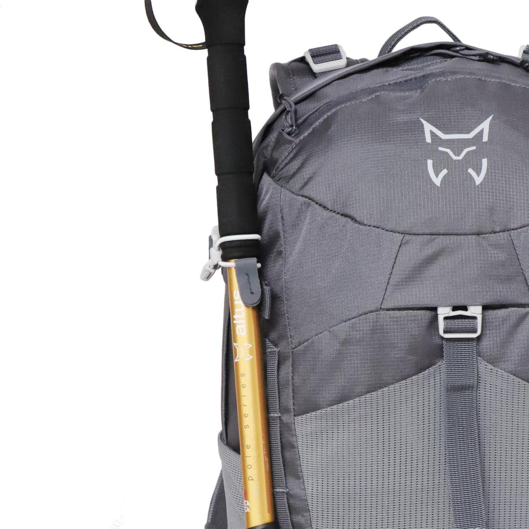 Mochila de montaña y trekking 24L Altus Denon J30. Con funda impermeable - CD 8/11