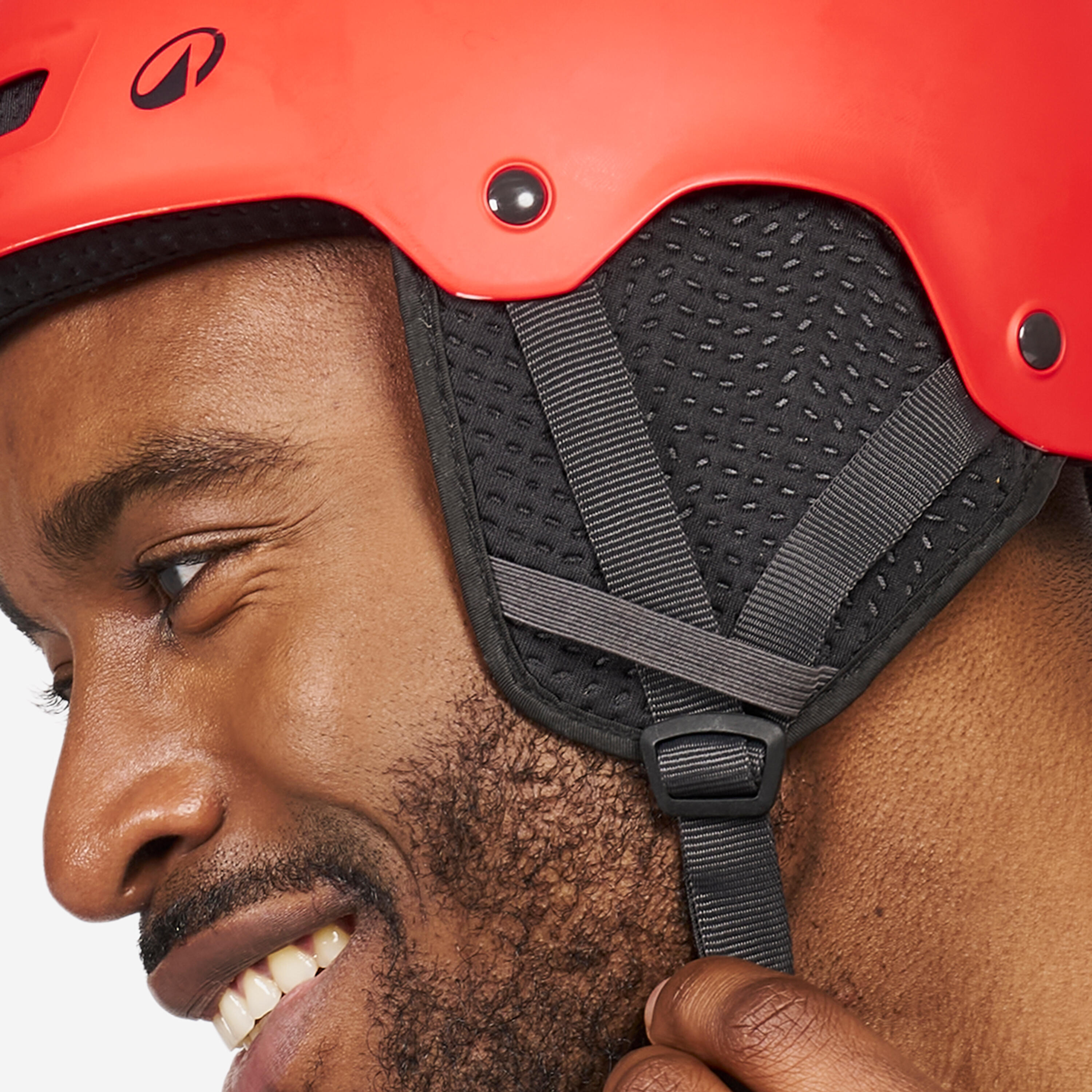 Helm voor watersport kitesurfen wingfoilen wakeboarden volwassenen 100 rood 4/17