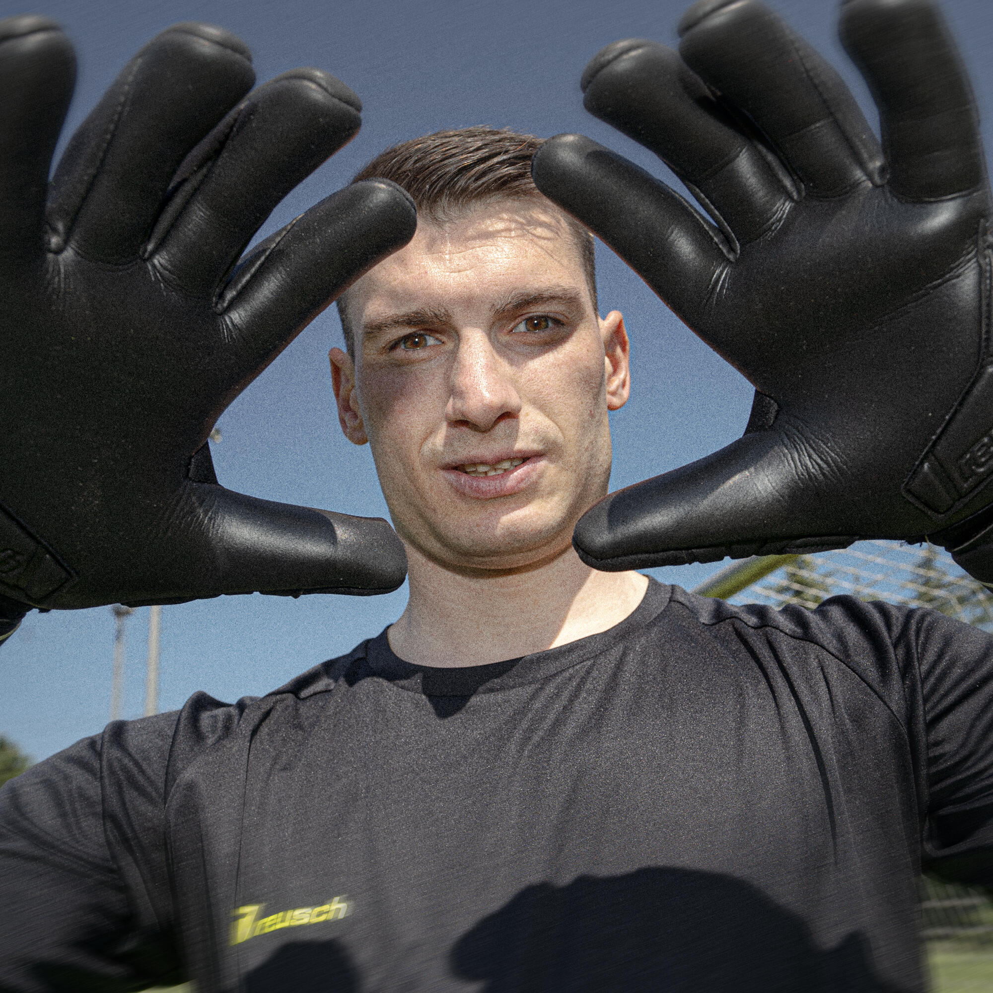 REUSCH REUSCH Attrakt Freegel Infinity 2 brankárske rukavice 8 · záber 4