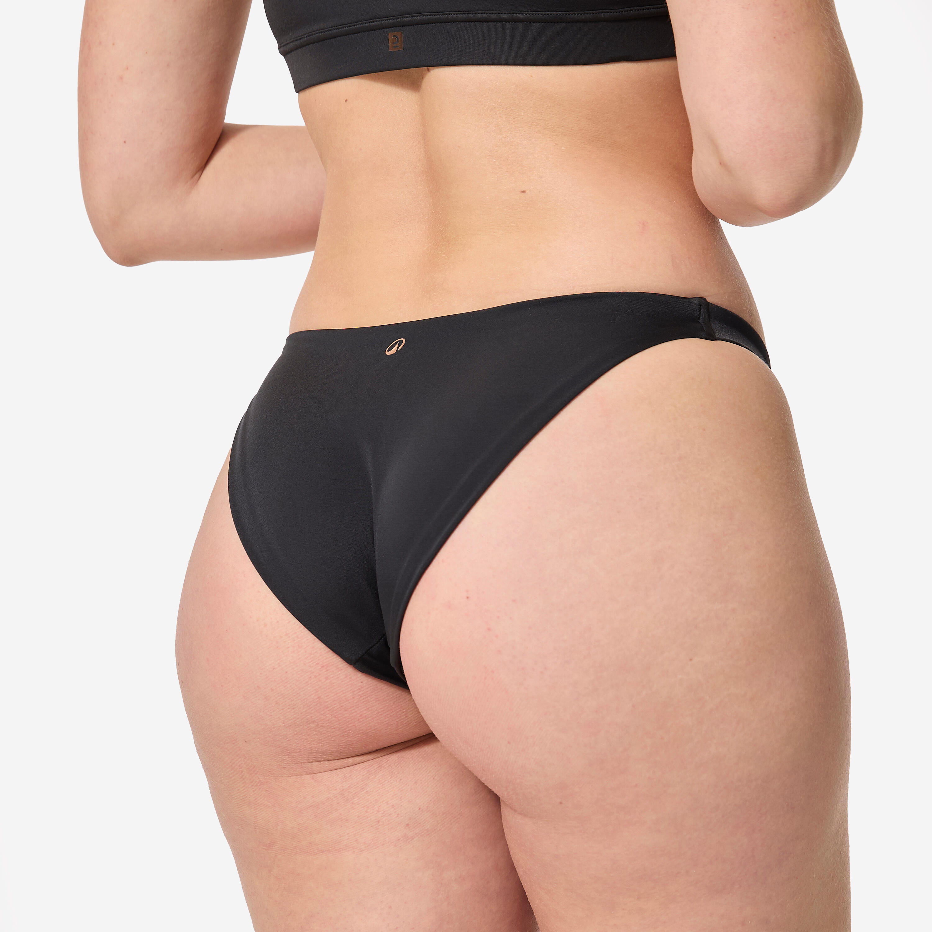 Bas de bikini, Aly 4/4