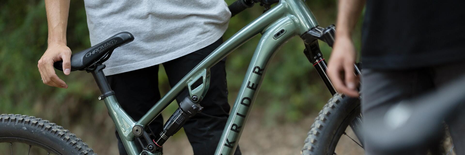 XC mountainbike Race 740 carbon frame blauw