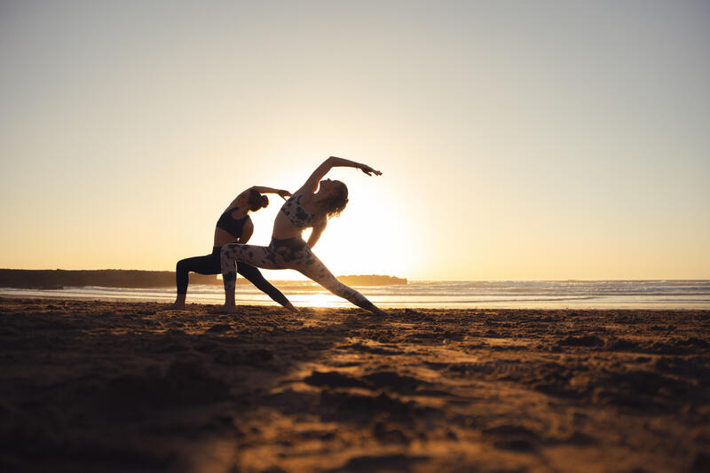 Pilates na stojąco? Sposób na mocny brzuch i poprawę równowagi!