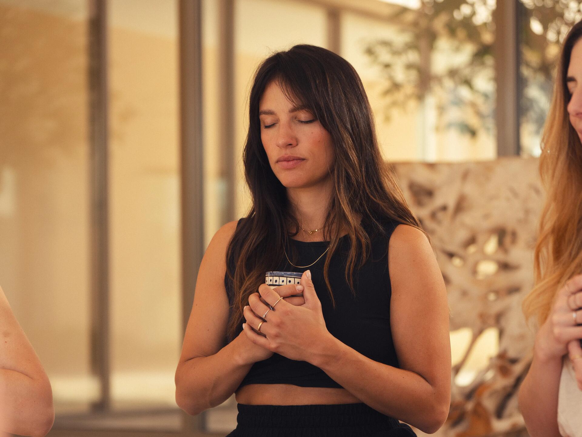 femme en train de méditer