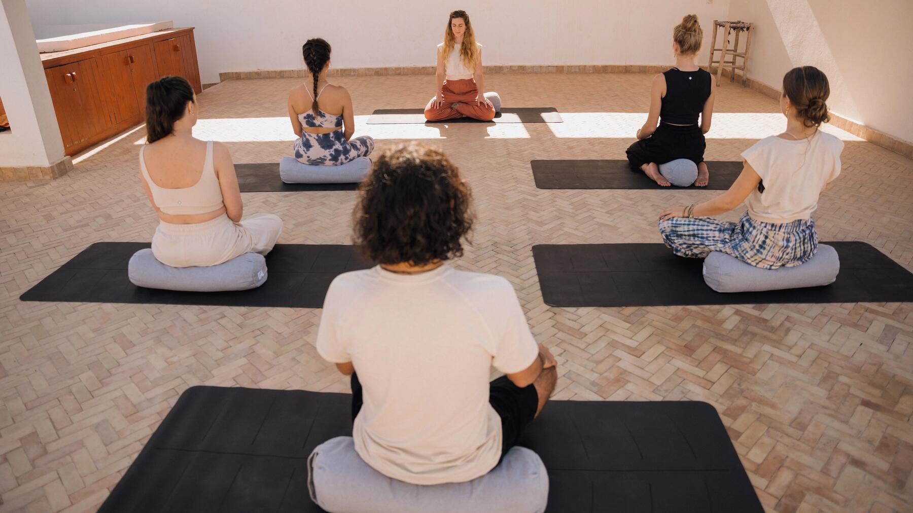 Erfahre hier alles WIssenswerte über das Ashtanga Yoga!